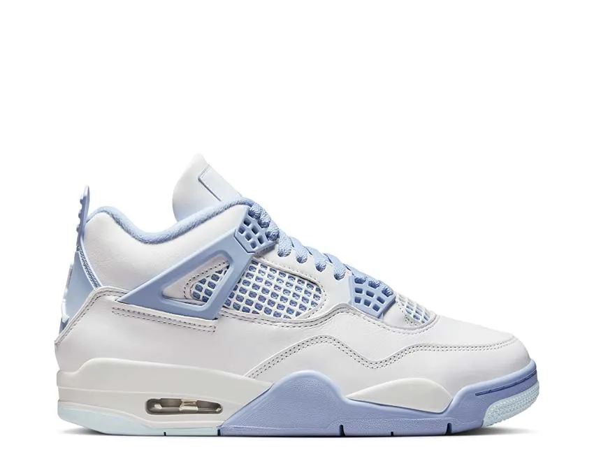 Air Jordan 4 Retro W "Forget Me Not" Feet Ease