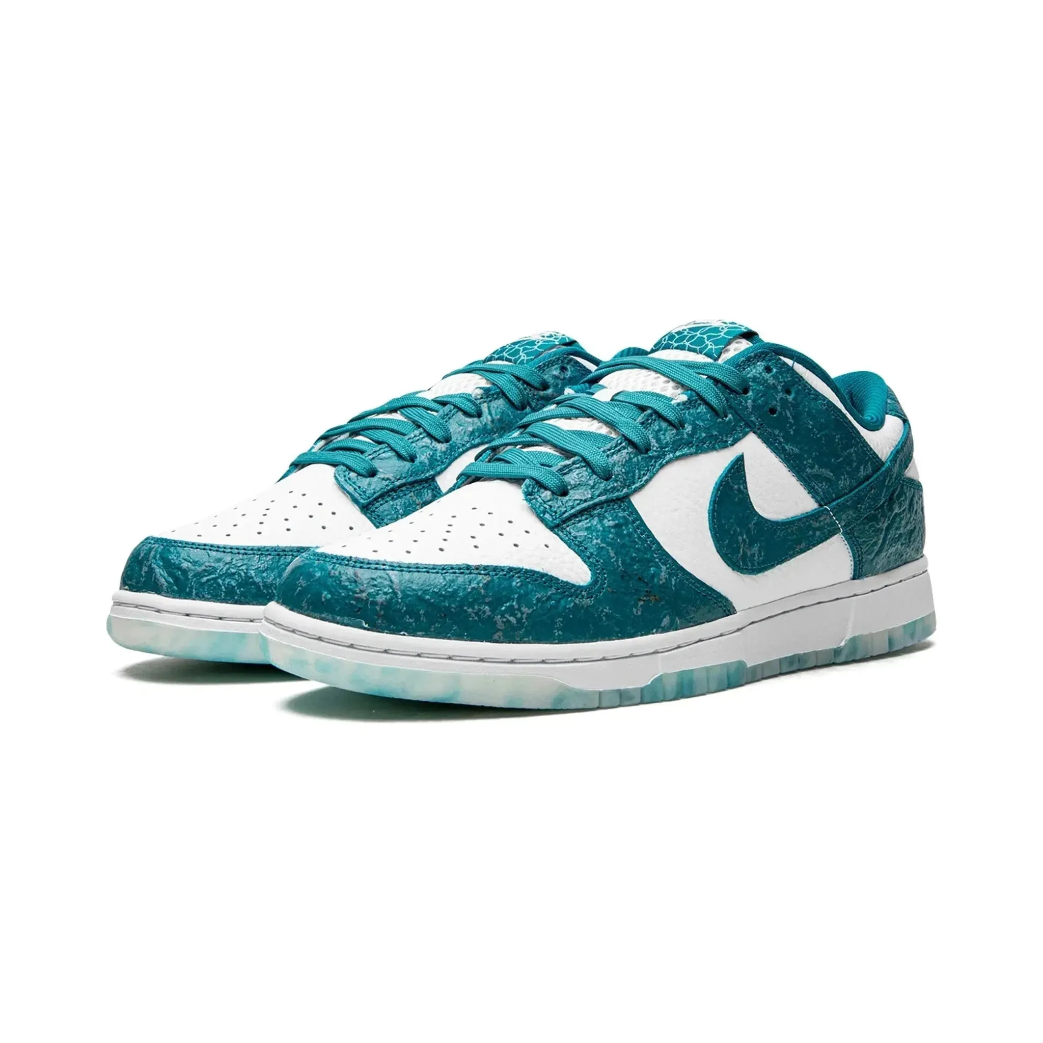Action Ready Nike Dunk Low "Ocean" (W)