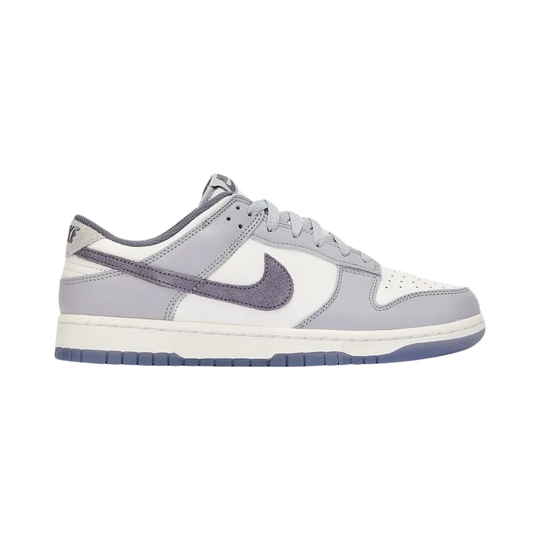 Long Hours Walk Ready Nike Dunk Low SE Light Carbon