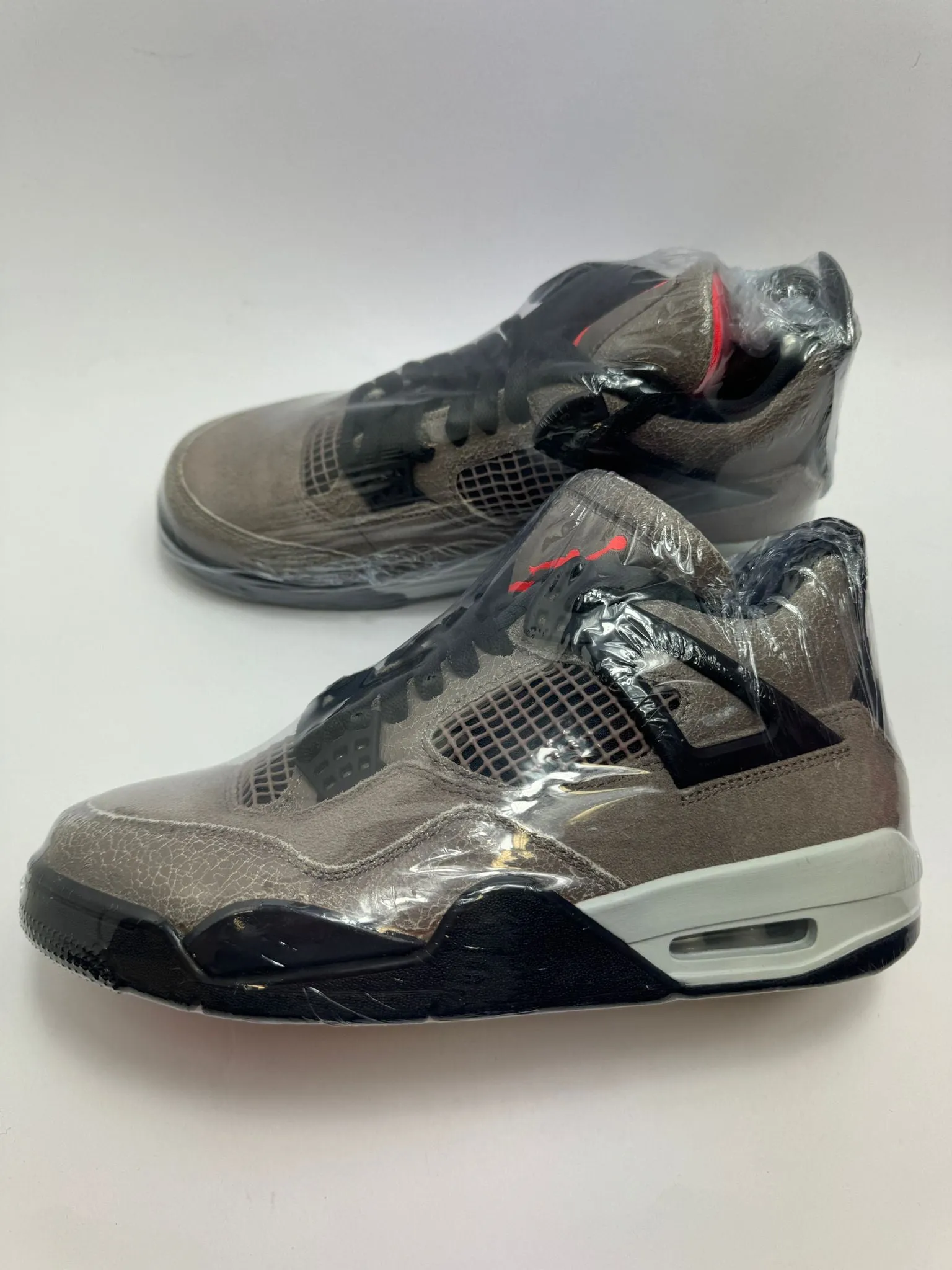 clean design Jordan 4 Retro "Taupe Haze"