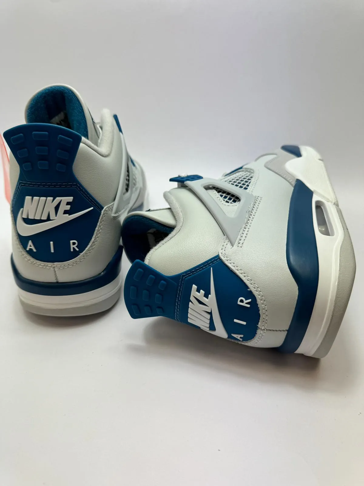 Platform Style morning jog Jordan 4 Retro "Military Blue (2024)"