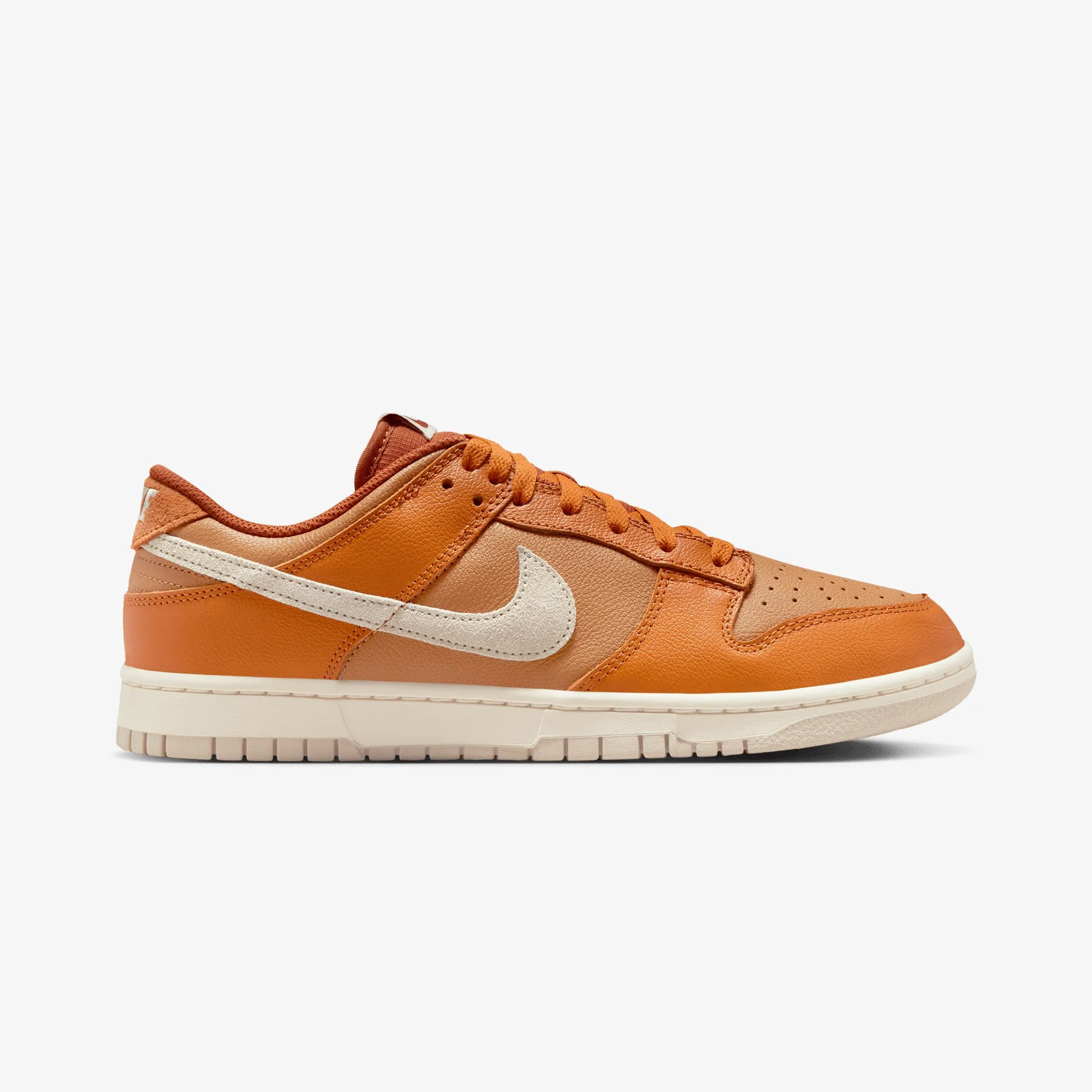 NIKE | DUNK LOW RETRO { MONARCH/LT OREWOOD BRN-FLAX-DARK RUSSET Pond Walk