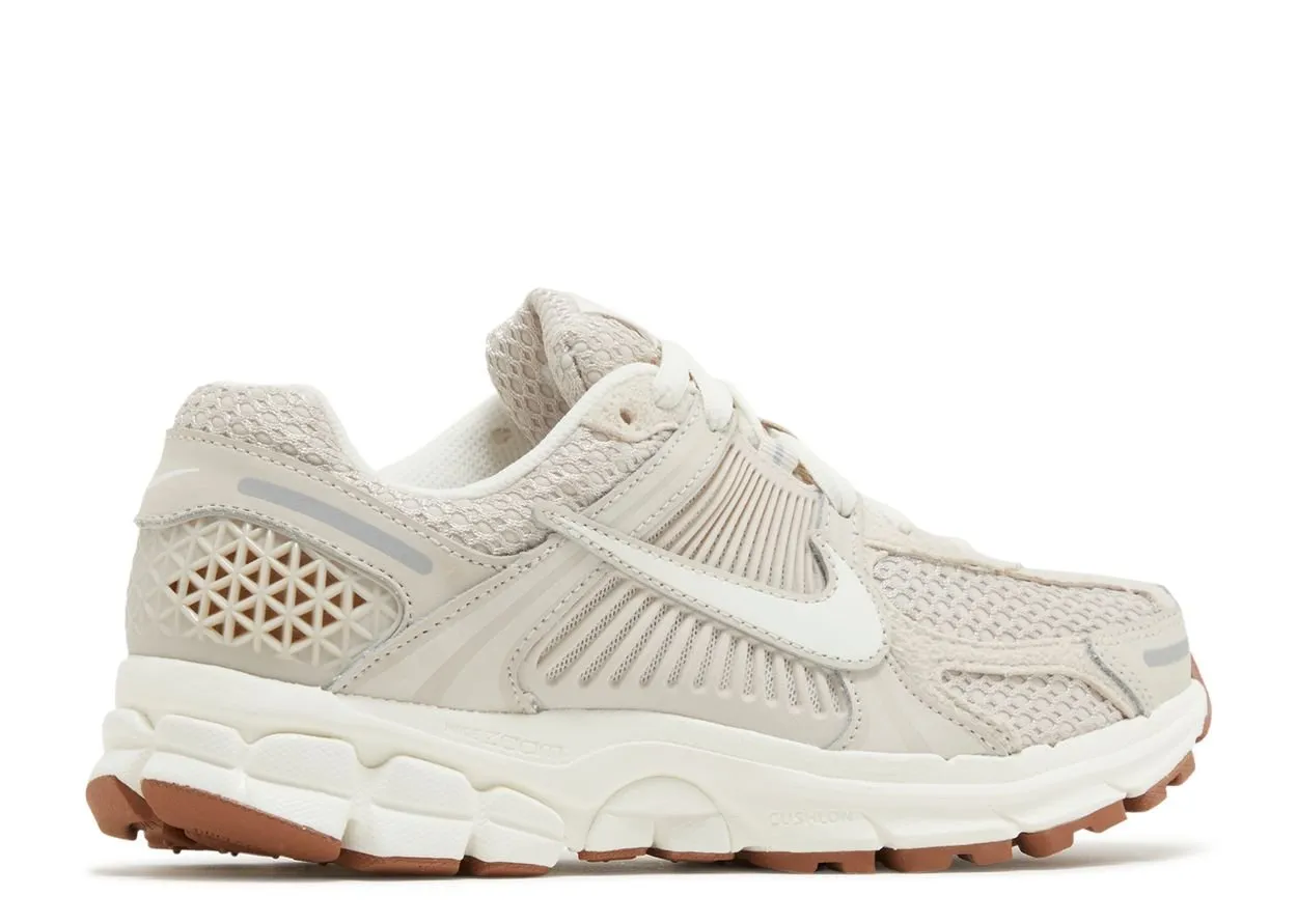running in sloped tracks shoes winter - resistant Nike Zoom Vomero 5 Light Orewood Brown
