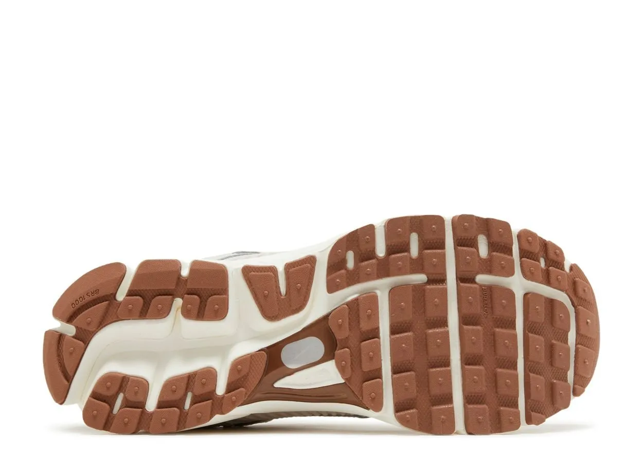 casual wearers Nike Zoom Vomero 5 Light Orewood Brown