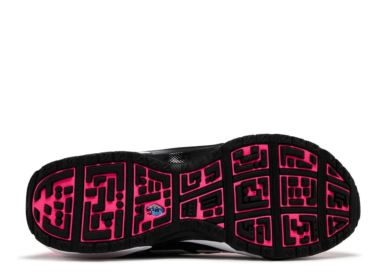Neutral Look Nike Air Max Sunder Hyper Pink Black