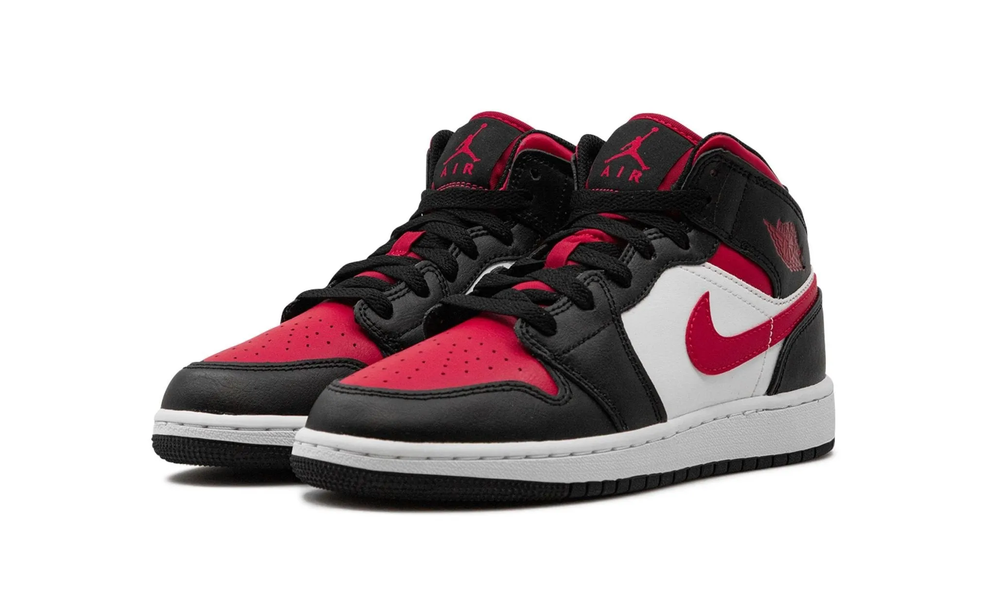 Air Jordan 1 Mid Fire Red Snow Hike Breath Focus
