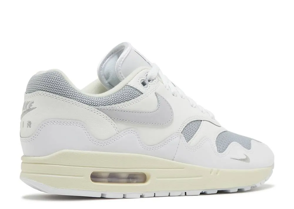Nike Air Max 1 Patta White Foot Hug Hill Stroll