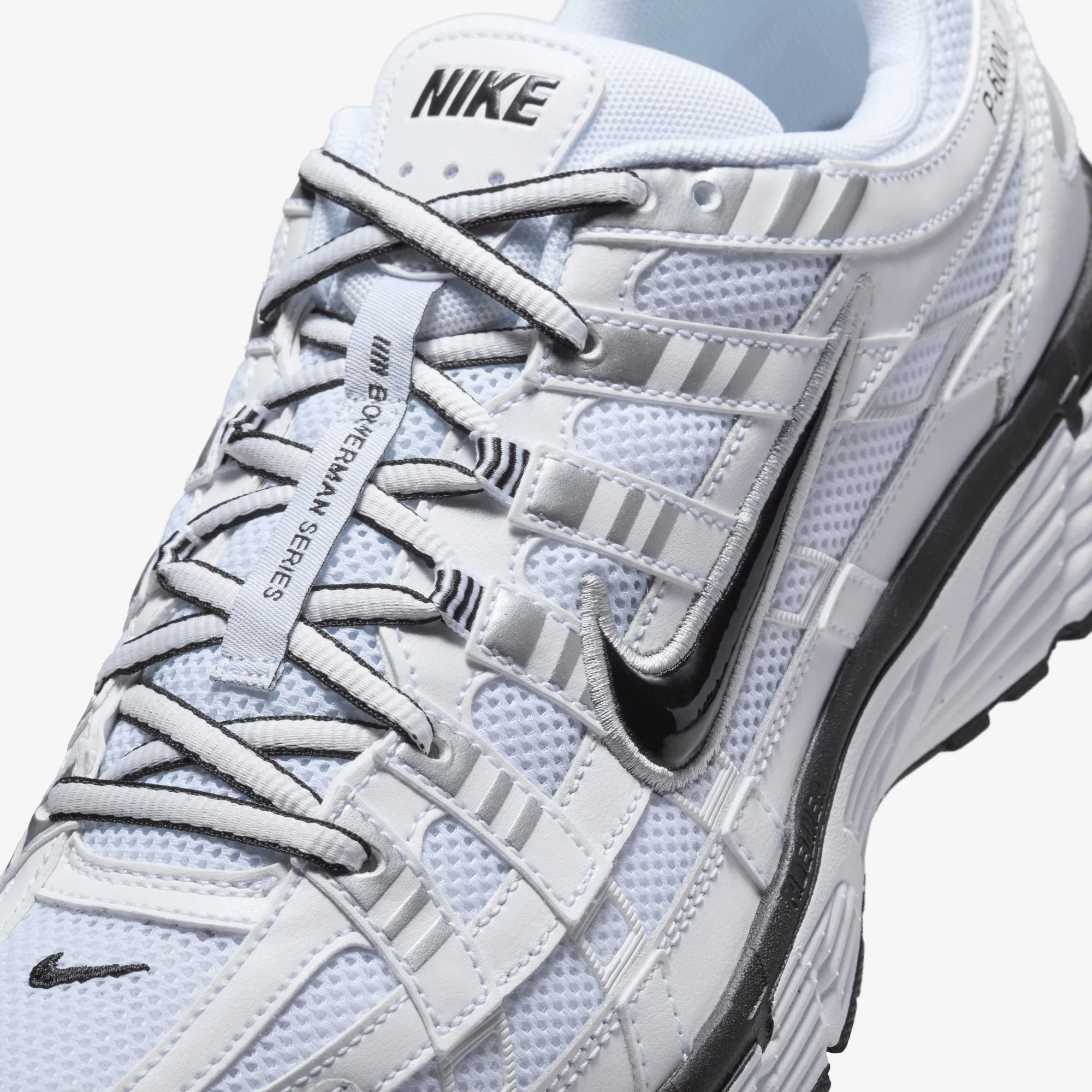 Swift Path NIKE | P-6000 { WHITE/BLACK-METALLIC SILVER-BLACK