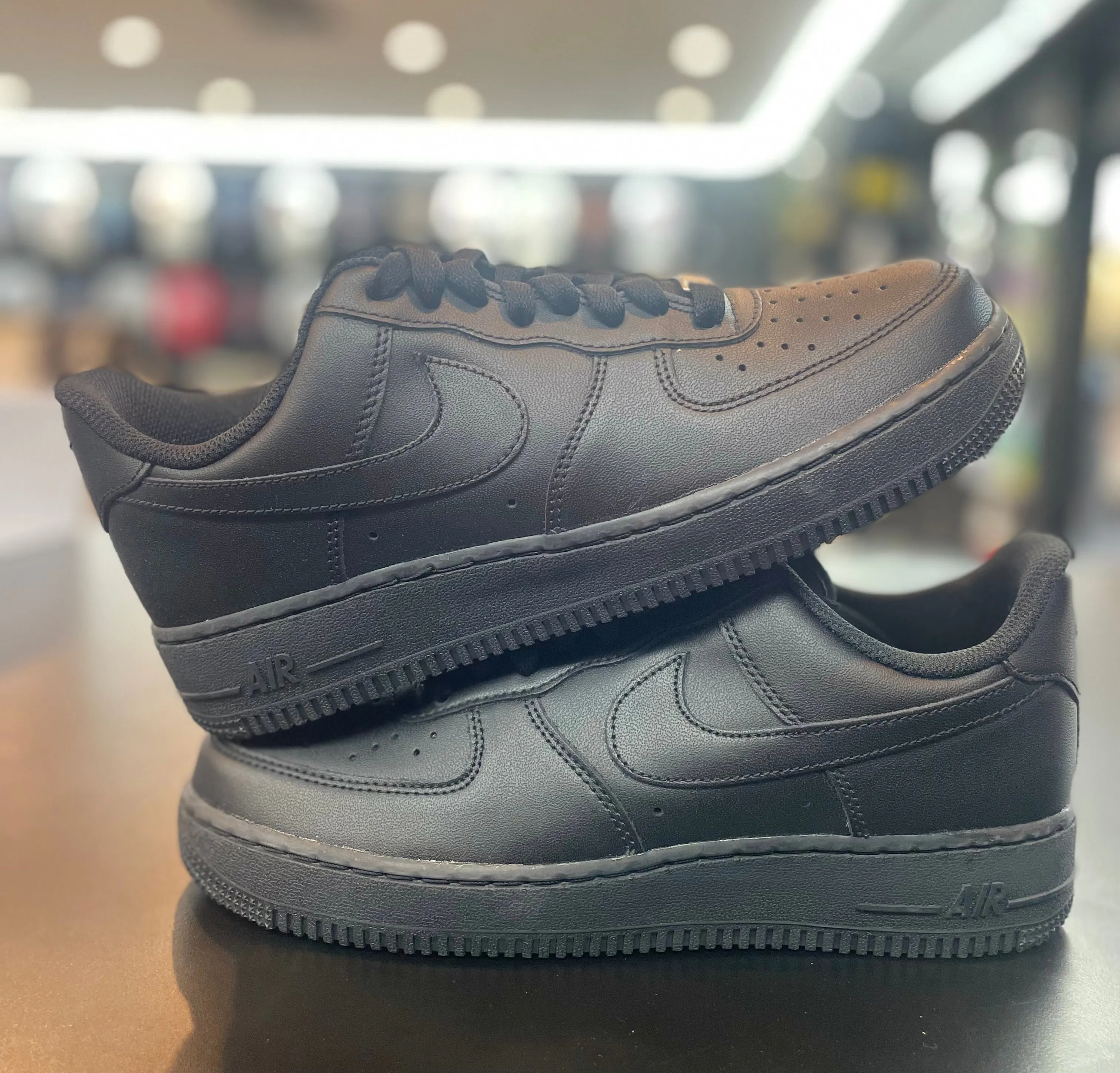 Nike Air Force 1 Low ??Black?? group run Cross Town