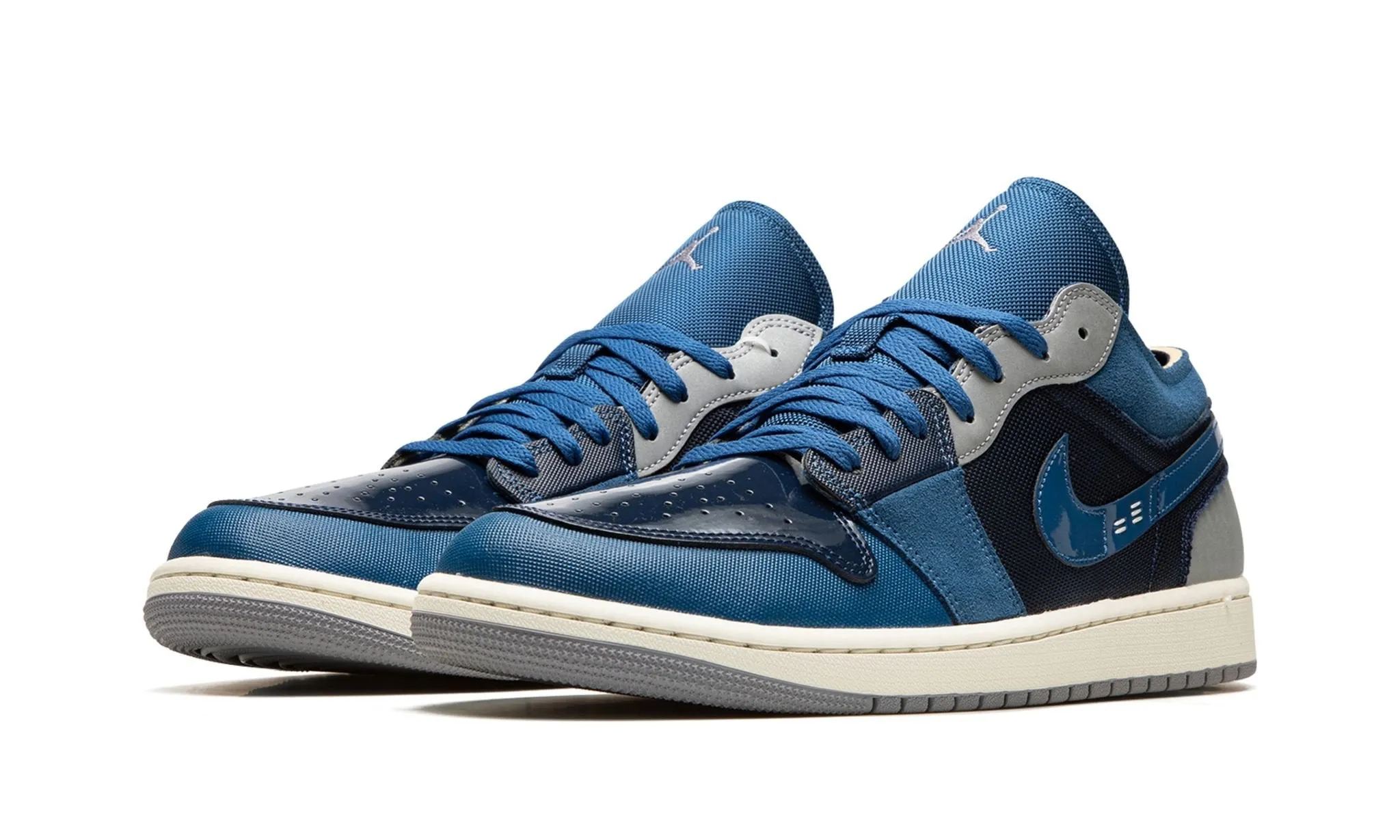 Wmns Air Jordan 1 Low SE BlackBlackDark ObsidianSail Snow Grip