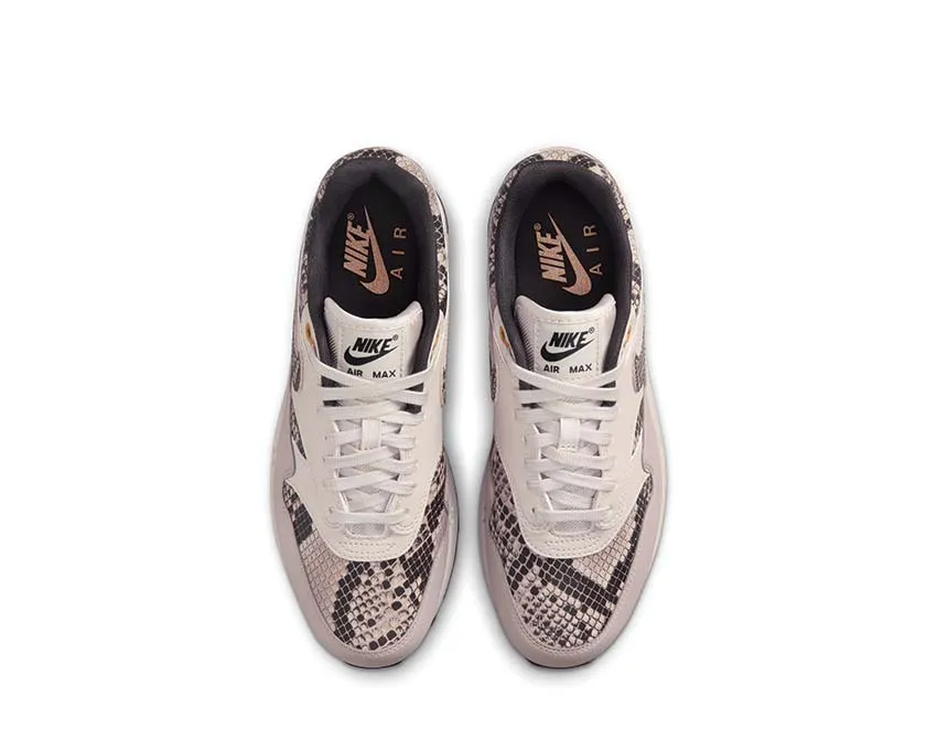 Airport Style Agile Comfort Nike Air Max 1 '87 W "Malt"