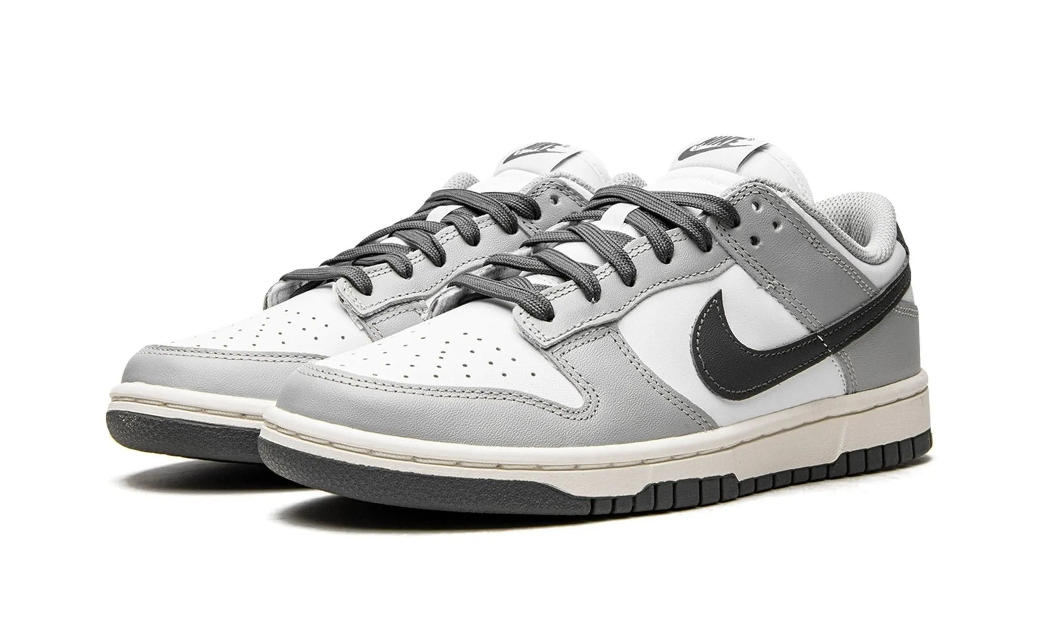 Street Explorer Field Jog Nike Dunk Low "Light Smoke Grey" Women's