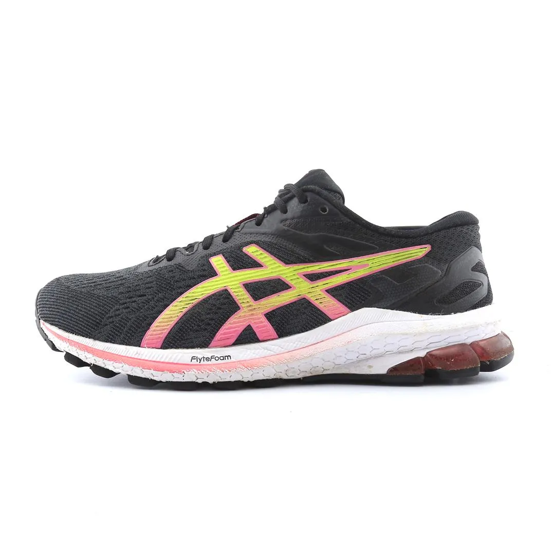 ASICS GT-1000 10 photo shoot construction