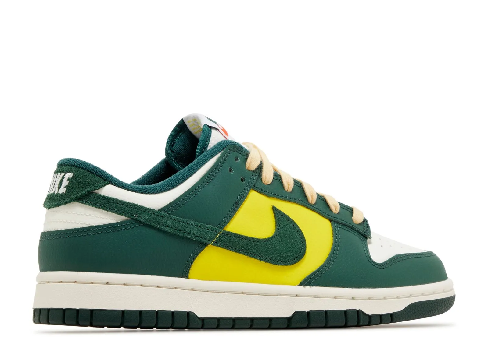Stylish Upper Nike Dunk Low SE Noble Green