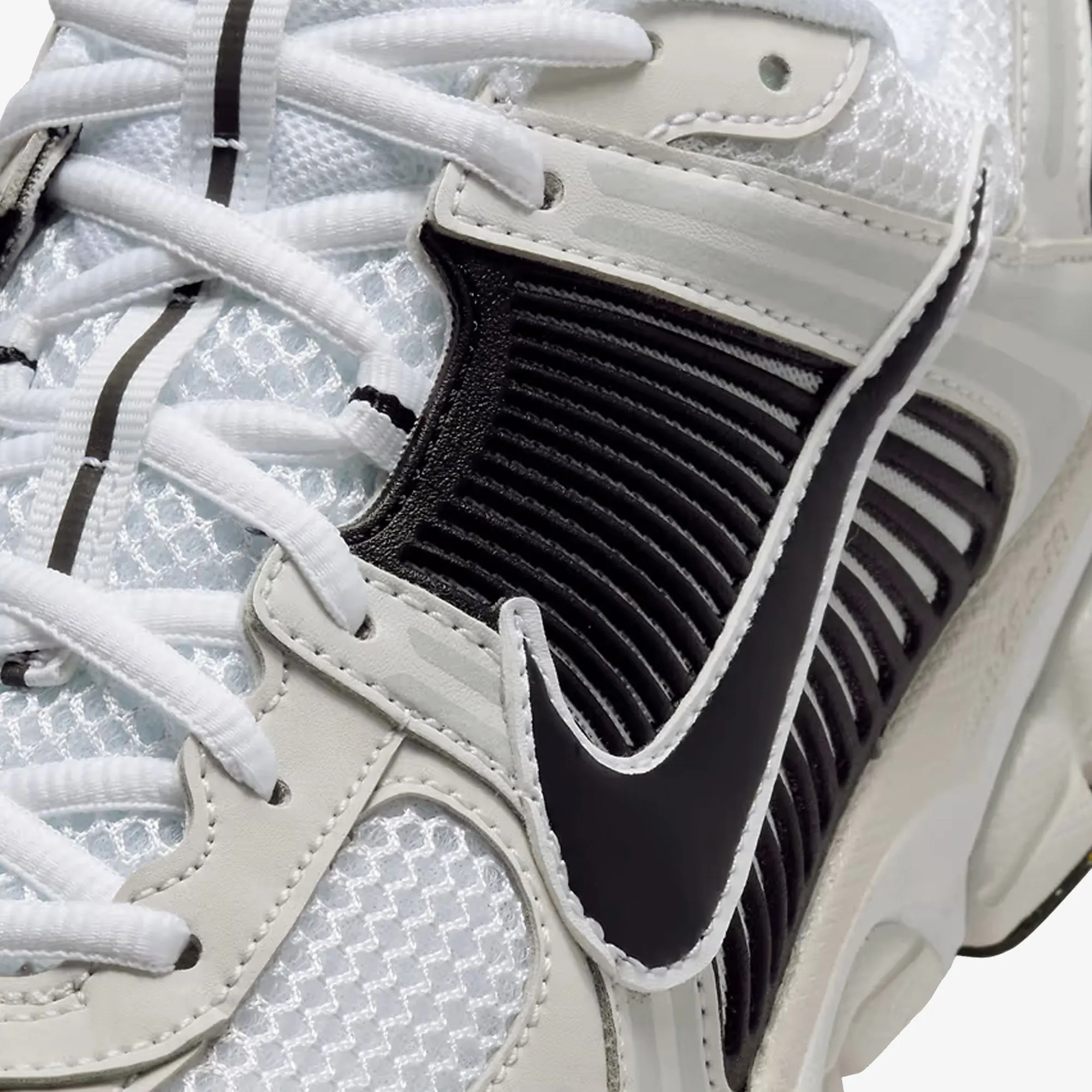 NIKE | ZOOM VOMERO 5 { WHITE/BLACK-PLATINUM TINT-MTLC PLATINUM Core Flex