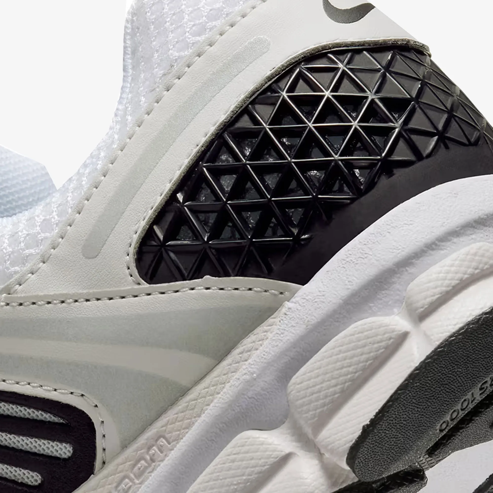 Quiet Step NIKE | ZOOM VOMERO 5 { WHITE/BLACK-PLATINUM TINT-MTLC PLATINUM