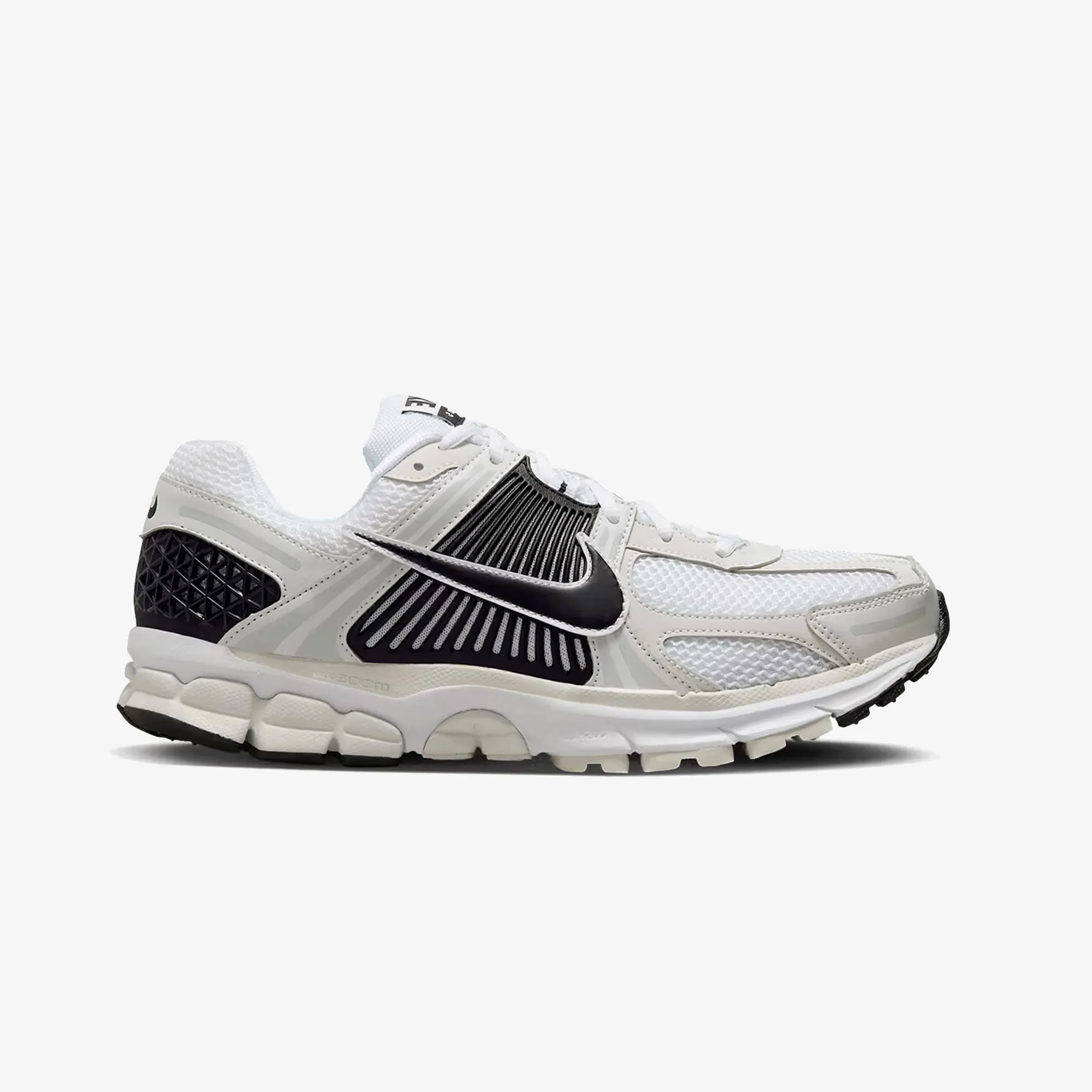 NIKE | ZOOM VOMERO 5 { WHITE/BLACK-PLATINUM TINT-MTLC PLATINUM Yoga Base
