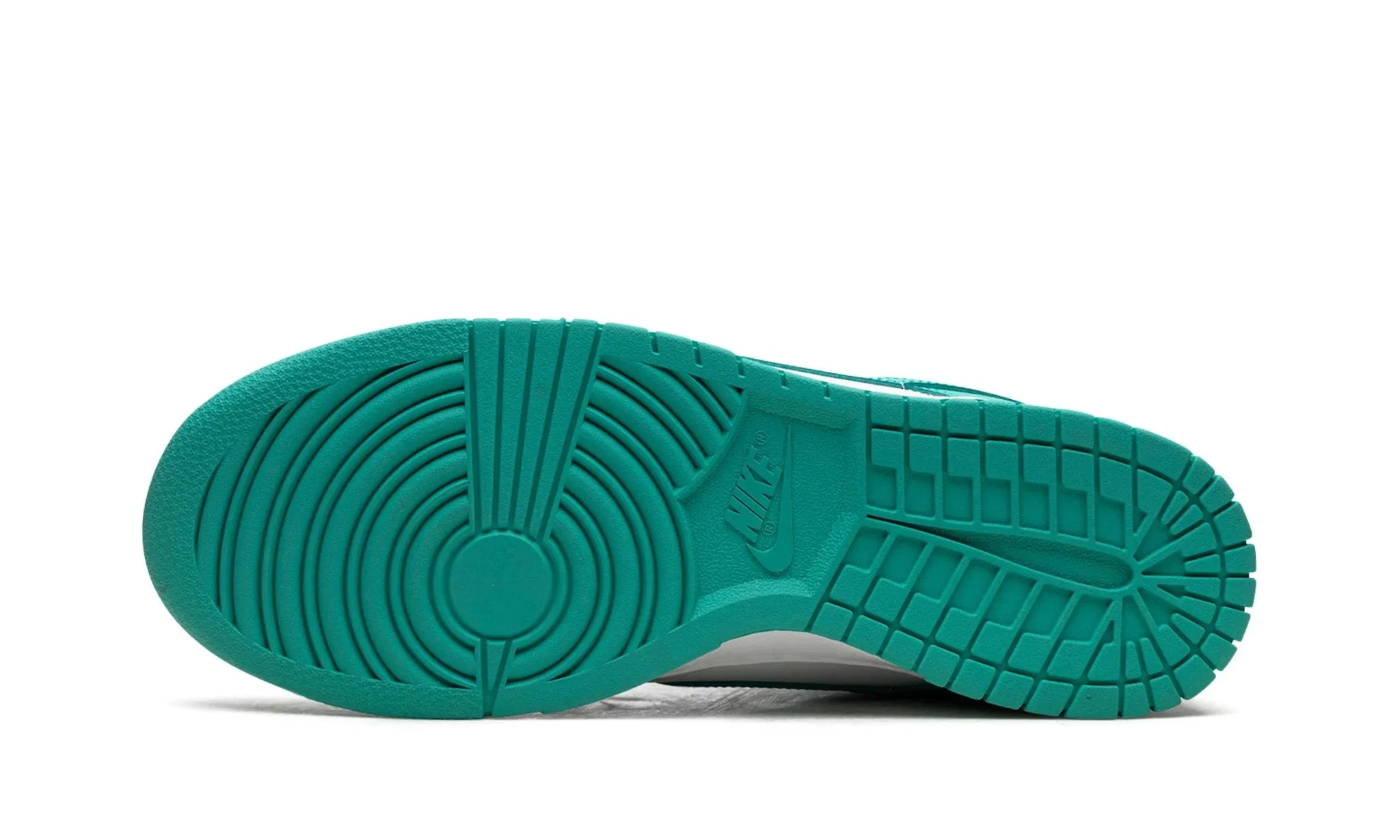 Nike Dunk Low "Clear Jade" Stylish Upper Creek Path