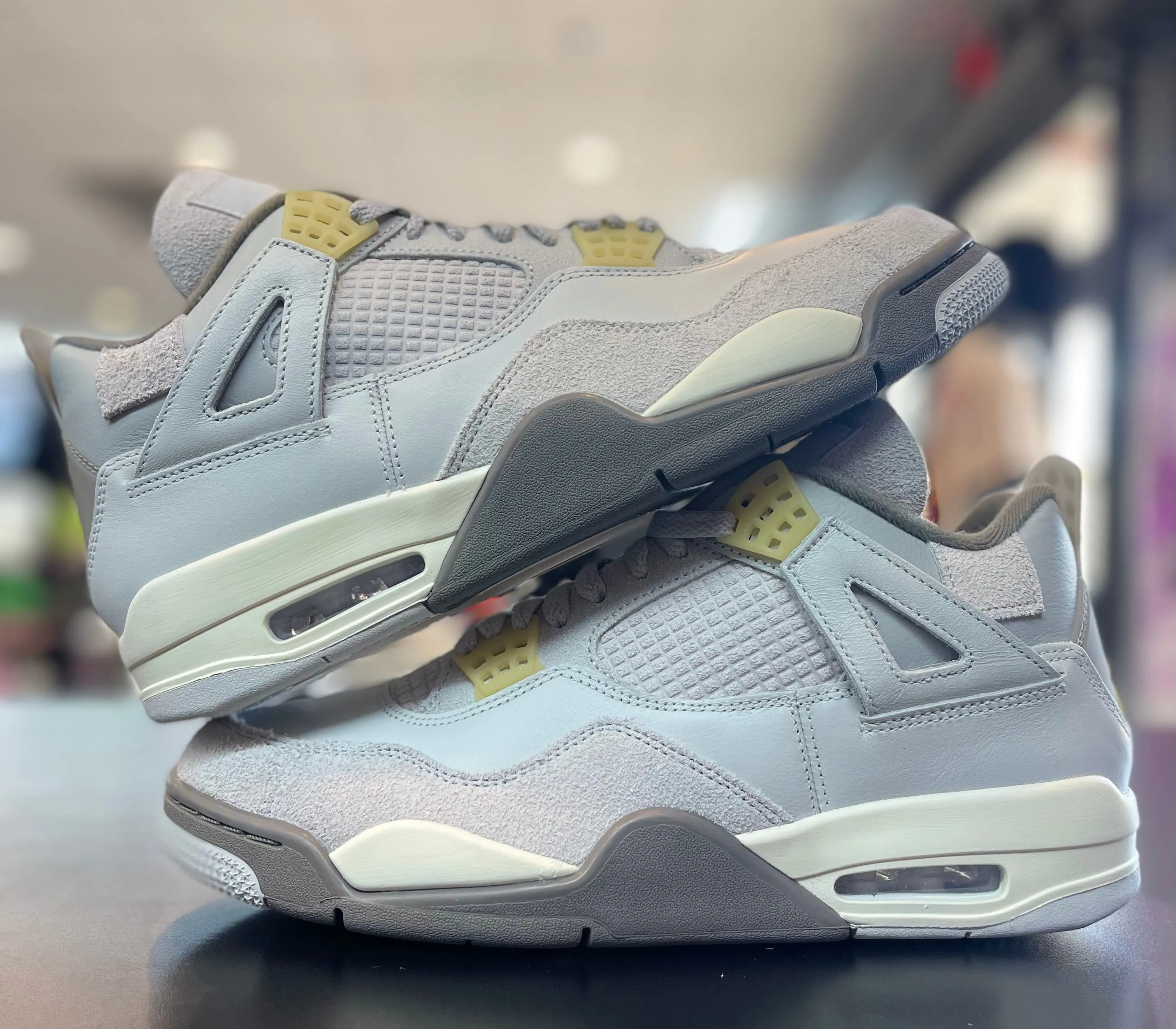 Air Jordan Retro 4 SE ??Craft Photon Dust?? Weekend Outing