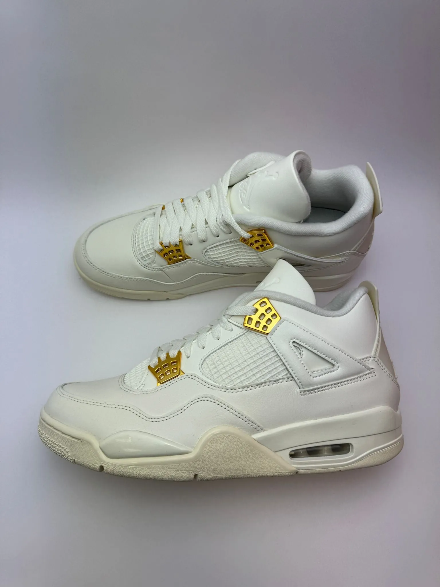 Street Look Walk With Ease Jordan 4 Retro "Metallic Gold"