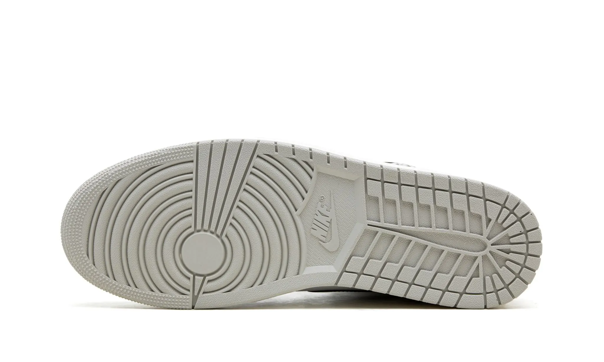 Air Jordan 1 Retro High White Cement Flexible Fit Comfort sole