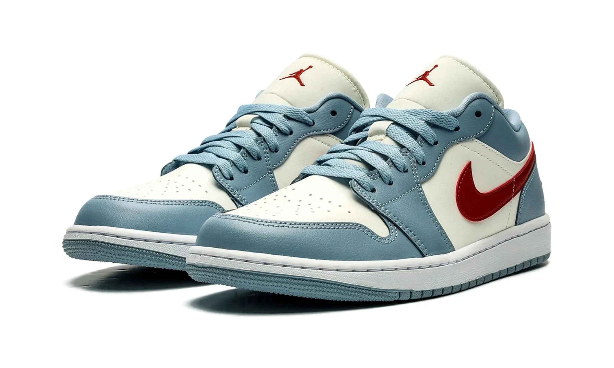 Air Jordan 1 Low Wmns "Blue Whisper" Block Walk Joy Step