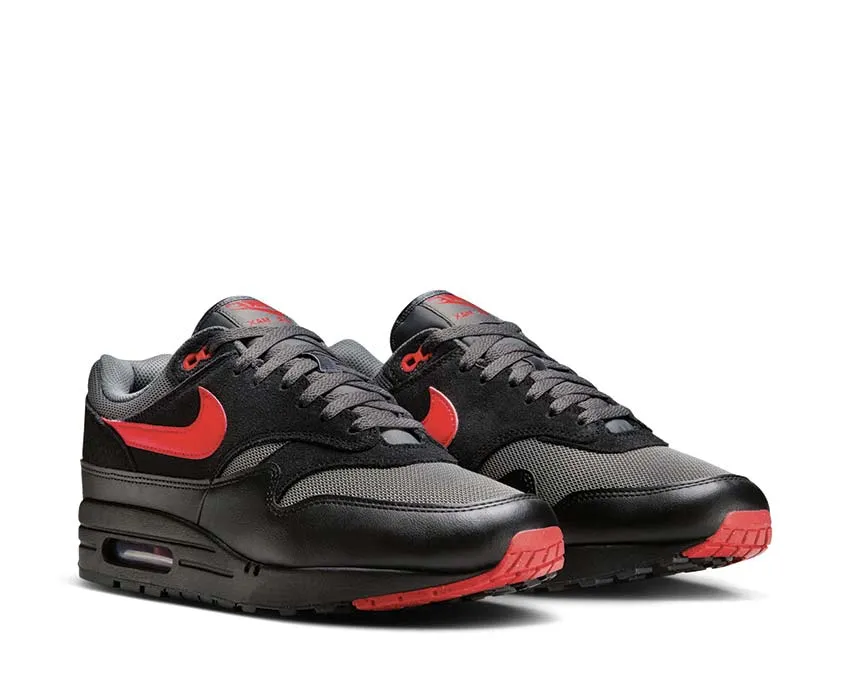 Nike Air Max 1 Essential "Vamps" evening walk