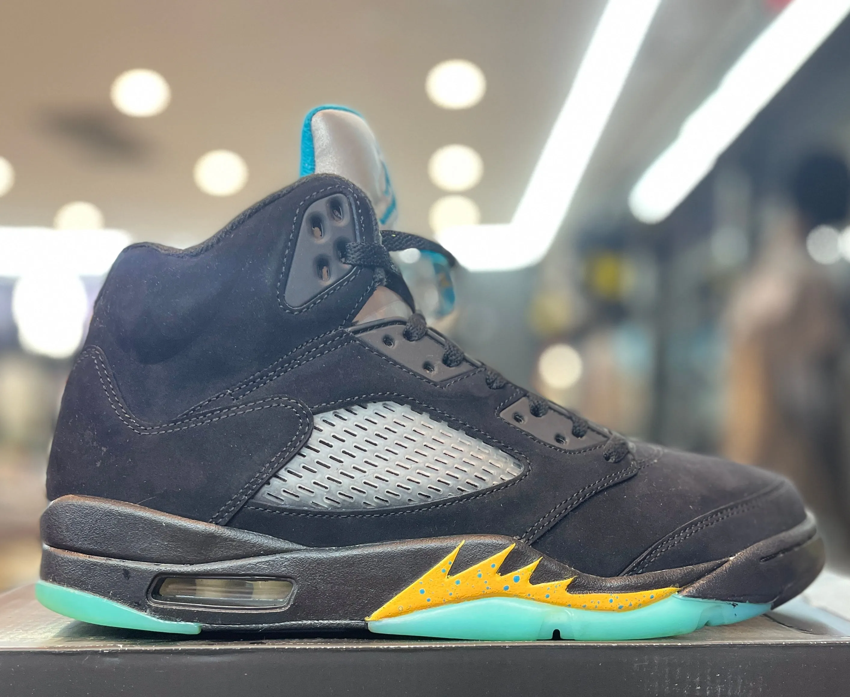 Easy Slip-On subtle style Air Jordan Retro 5 ??Aqua?? *Preowned Size 11*