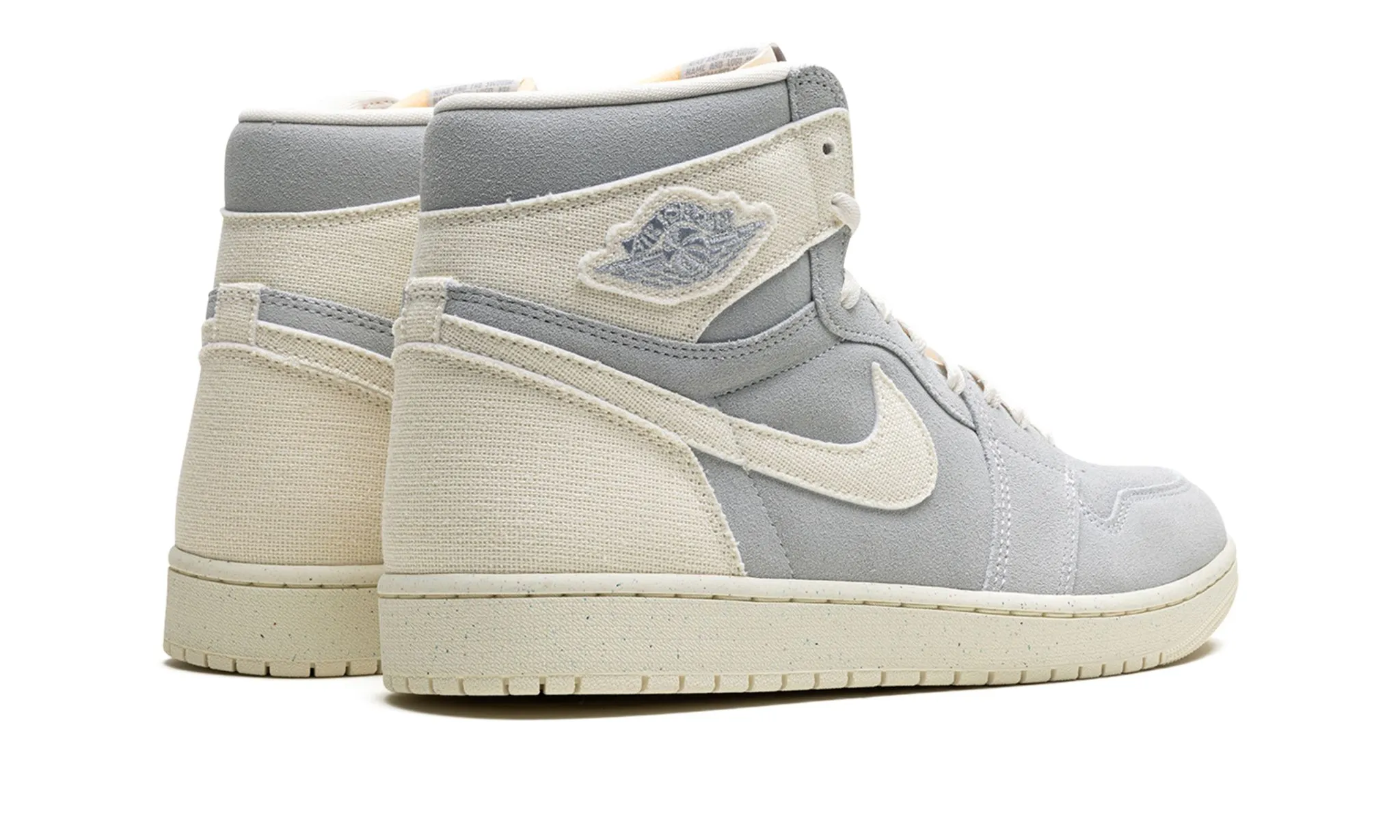 Air Jordan 1 Retro High OG Craft 'Ivory' Foot Balance Pasture Hike