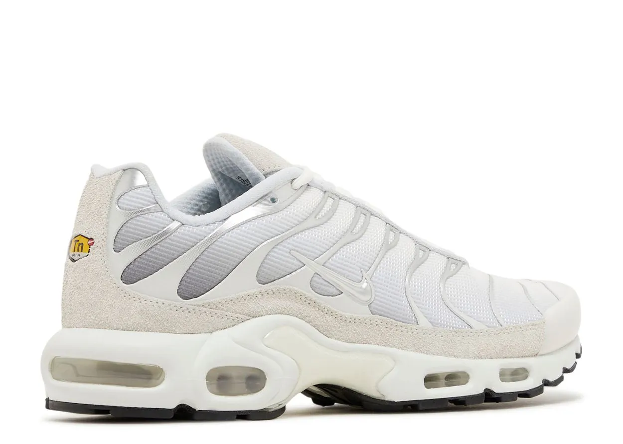 Nike Air Max Plus Sail Pure Platinum Silver Dribble Step Casual Setting