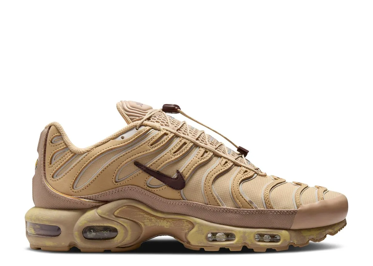 Everyday Outfit Holiday Style Nike Air Max Plus Sesame