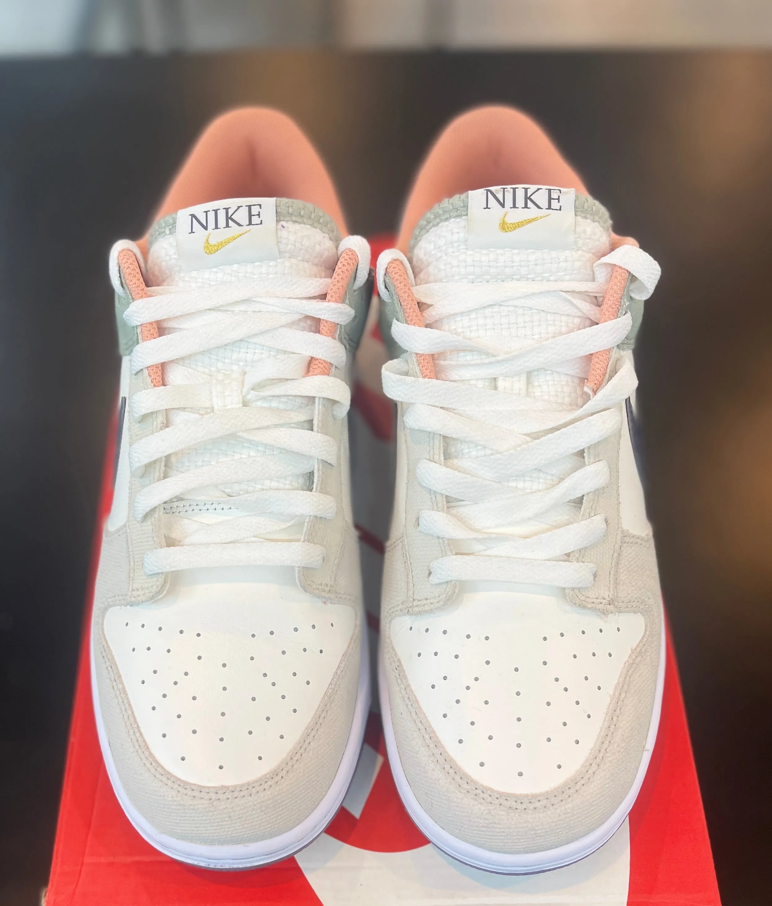 Nike Dunk Low ??NOLA?? * Preowned Size 10* Balanced feel Train Trip
