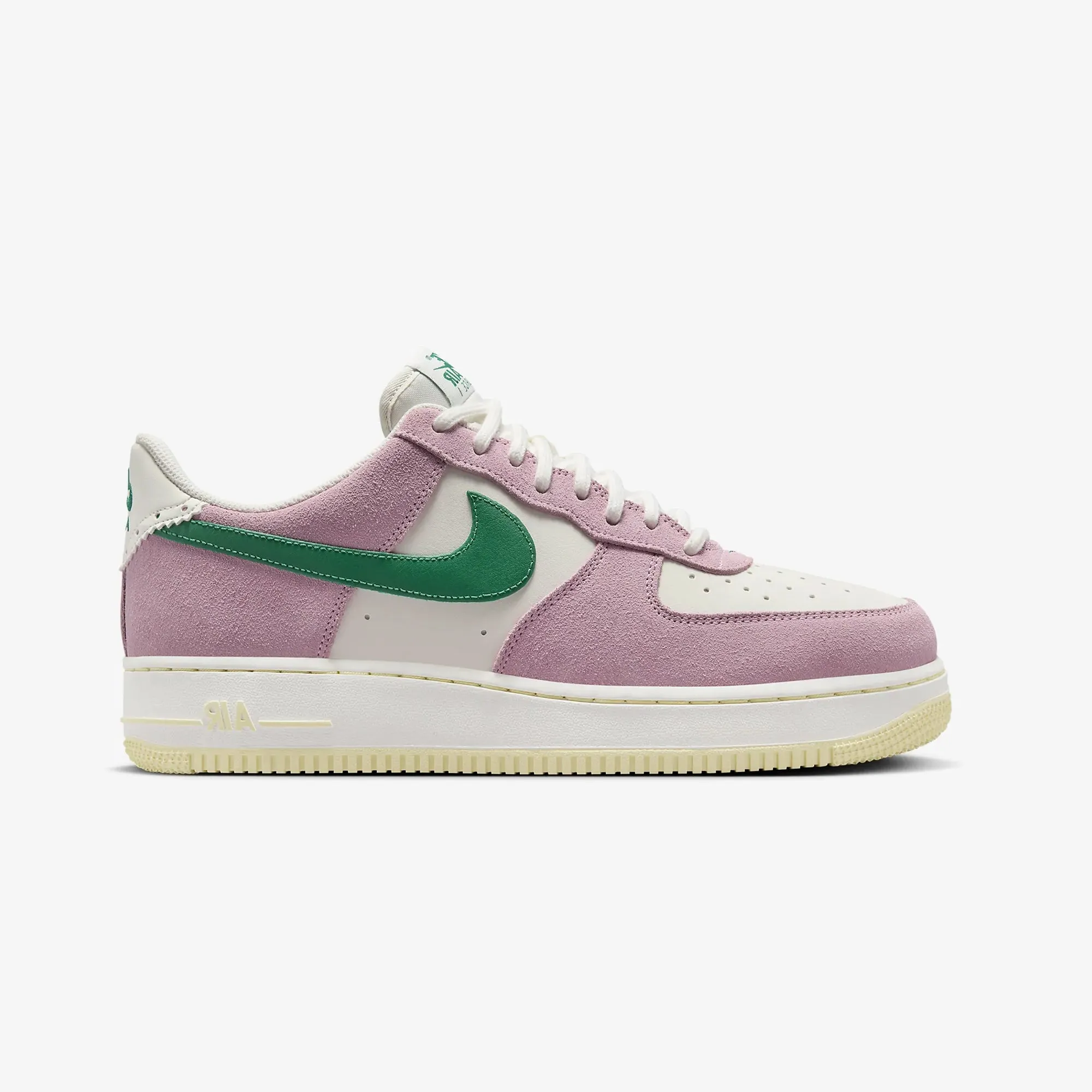 Nike | AIR FORCE 1 '07 LV8 { SAIL/MALACHITE-MED SOFT PINK-ALABASTER Low Arch Soft Neutral