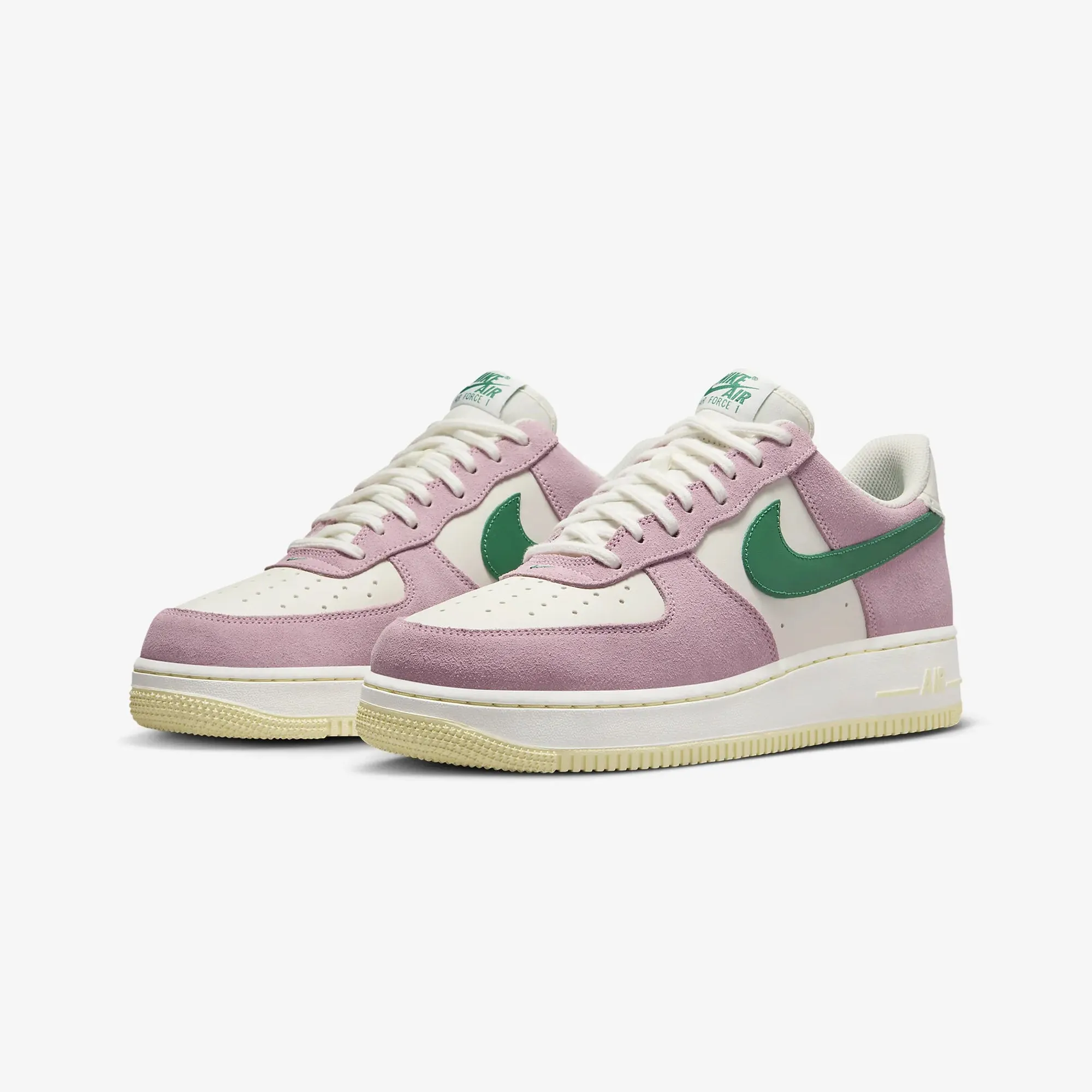 Nike | AIR FORCE 1 '07 LV8 { SAIL/MALACHITE-MED SOFT PINK-ALABASTER Training Desert Path