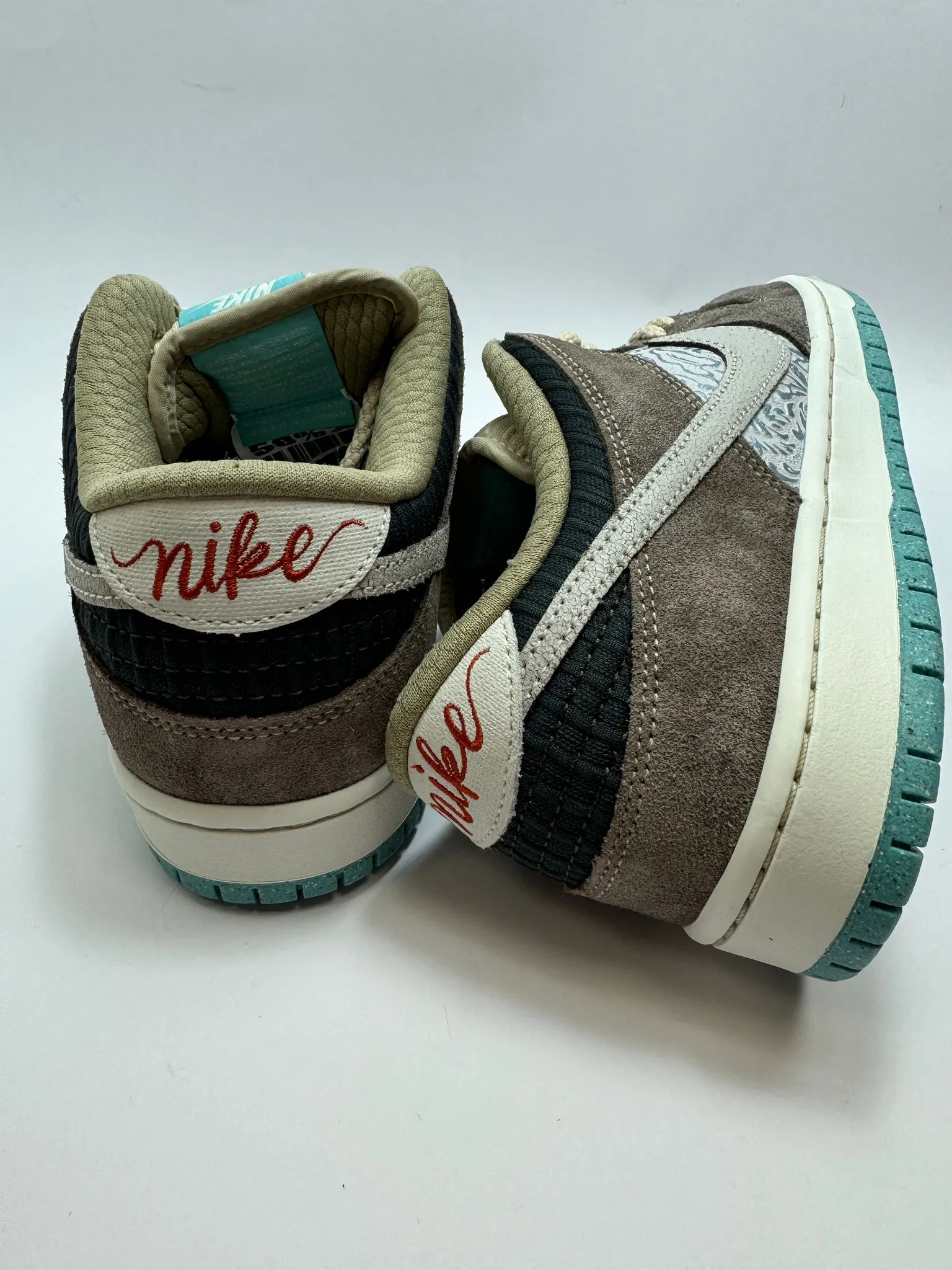 Nike SB Dunk Low "Big Money Savings" Style Match