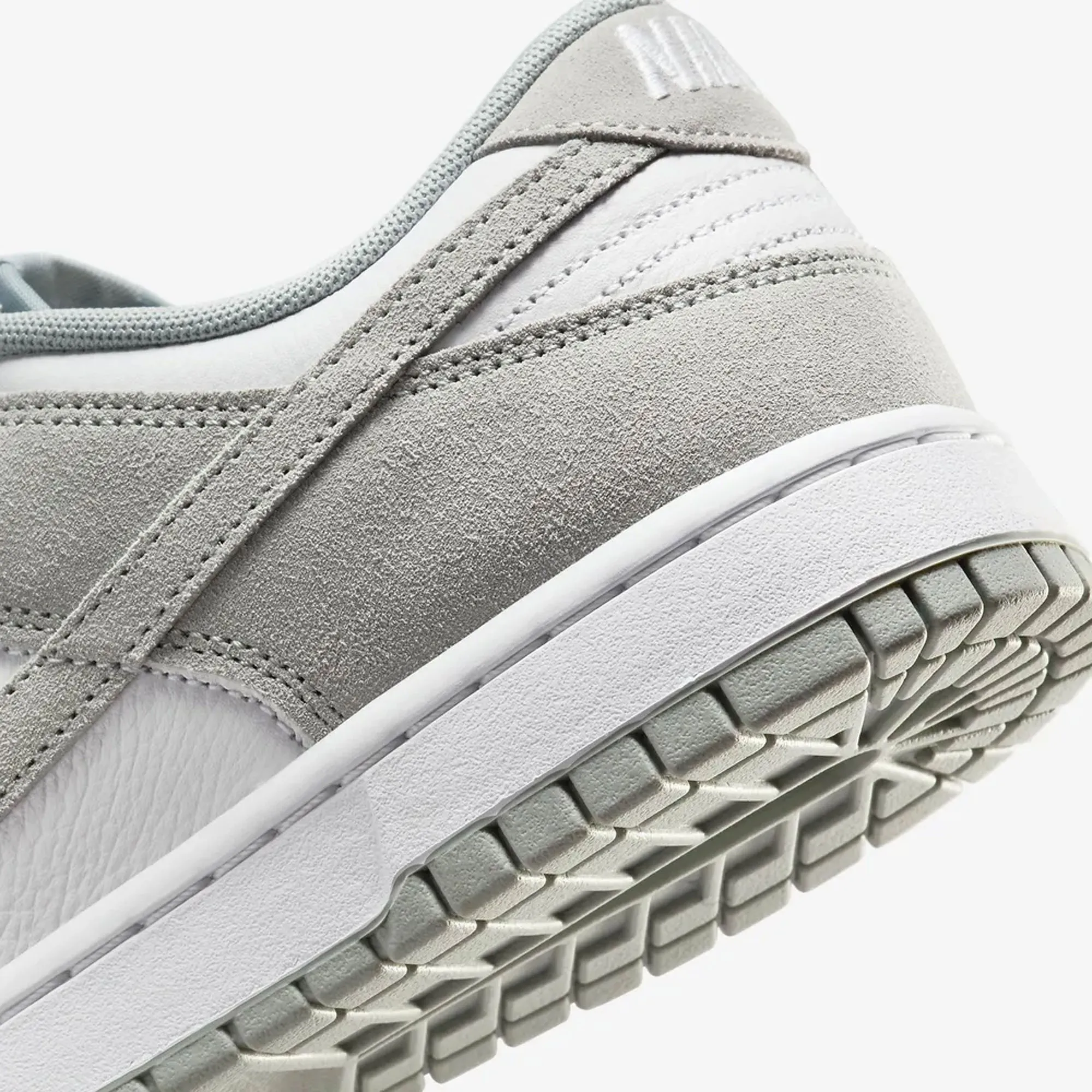 NIKE | DUNK LOW RETRO { WHITE/LIGHT PUMICE Daily Comfort