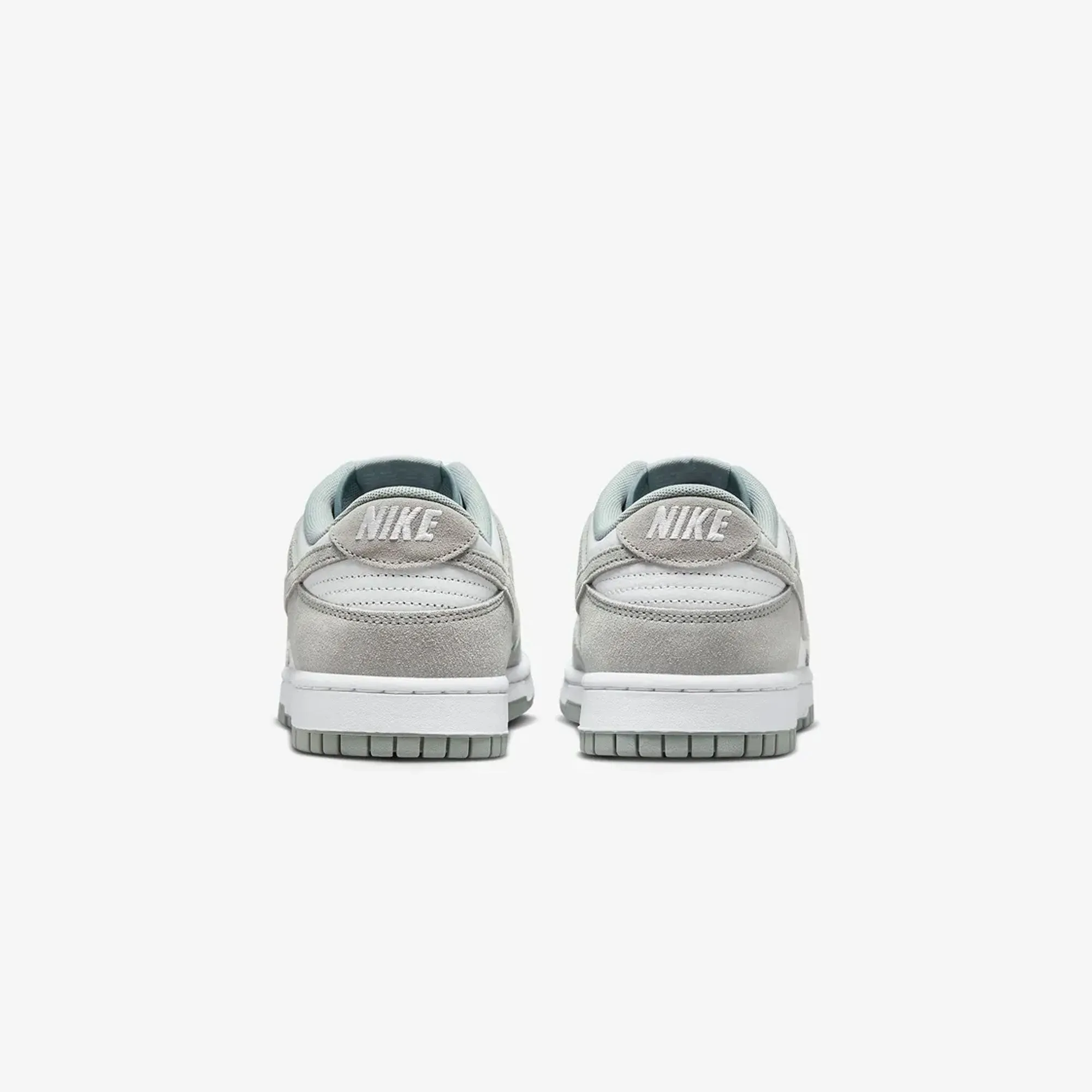 Daily Chill NIKE | DUNK LOW RETRO { WHITE/LIGHT PUMICE