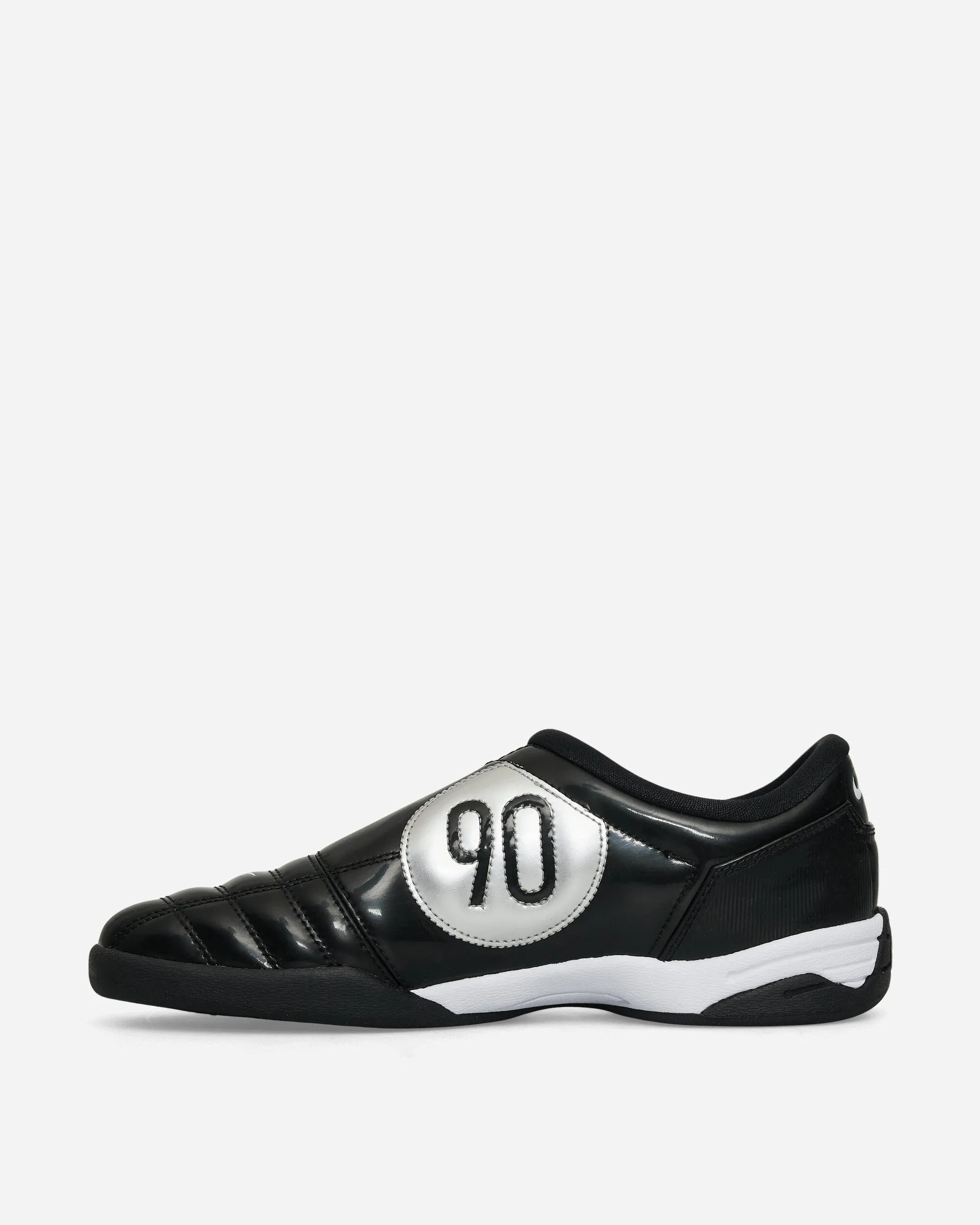 Total 90 Sneakers Black / White Year Trust