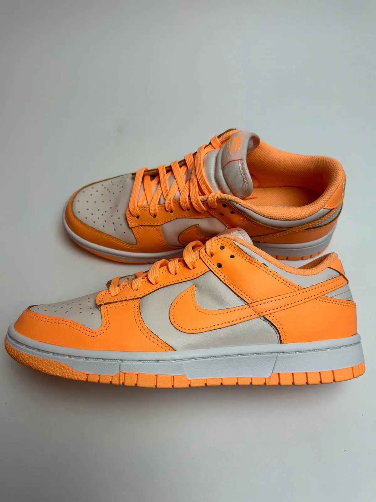 Ready Step Guide Hike Nike Dunk Low "Peach Cream"