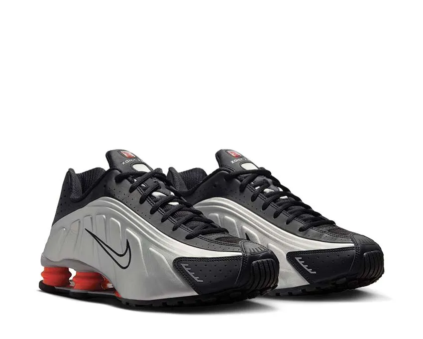 Nike Shox R4 "Metallic Silver" low - arch shoe aid Visible in Dark