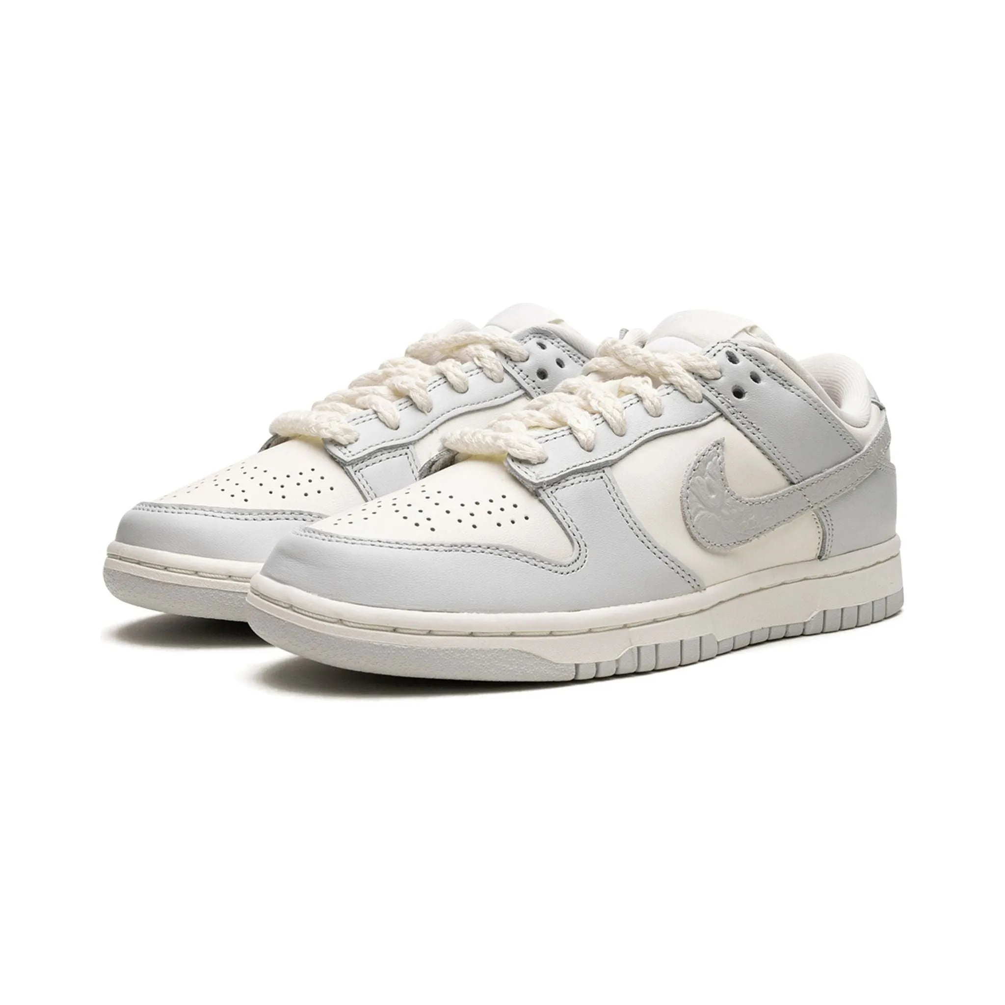 Modern Bold Snow Grip WMNS Nike Dunk Low "Needlework" (W)