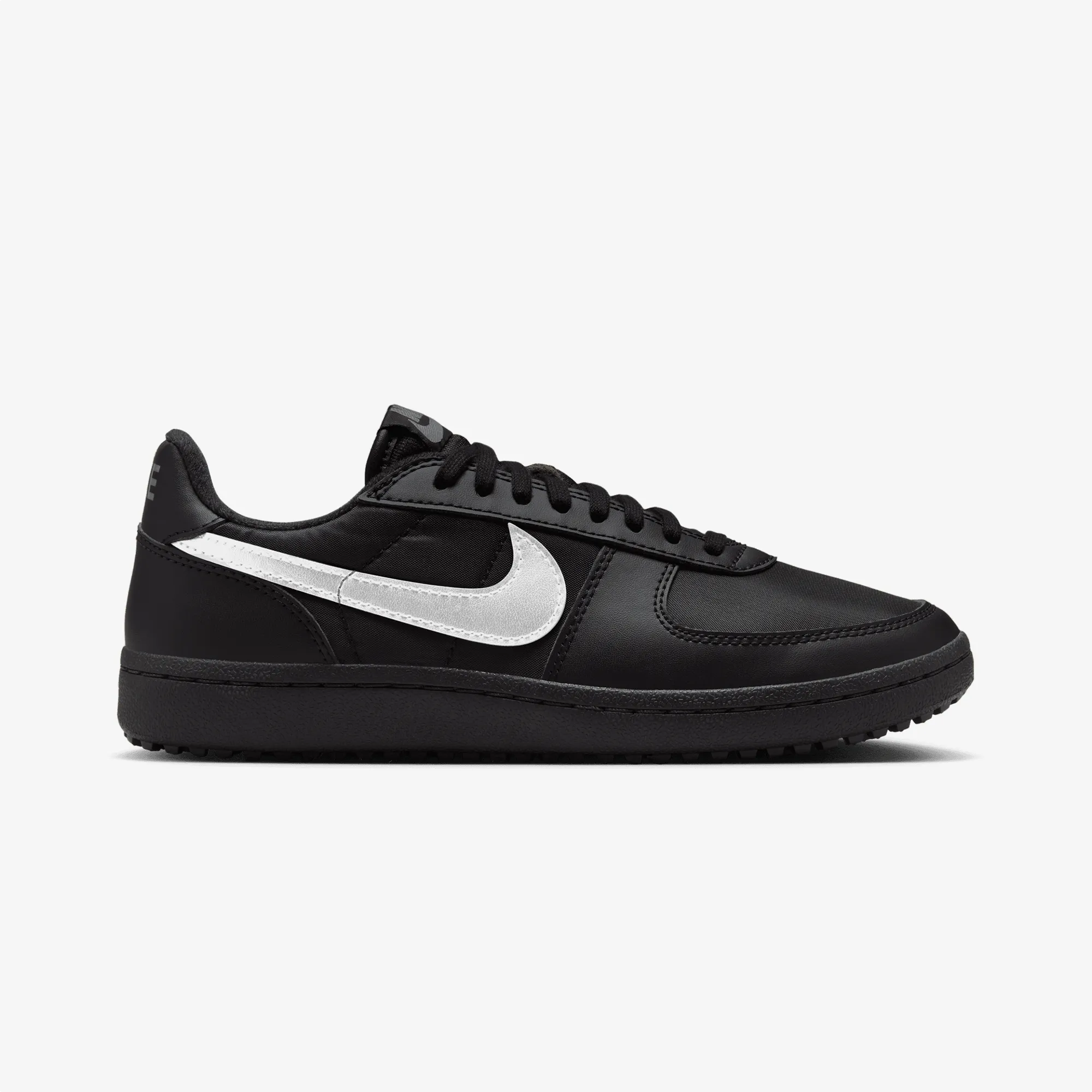Game Fit Adjustable NIKE | FIELD GENERAL { BLACK/METALLIC SILVER-BLACK