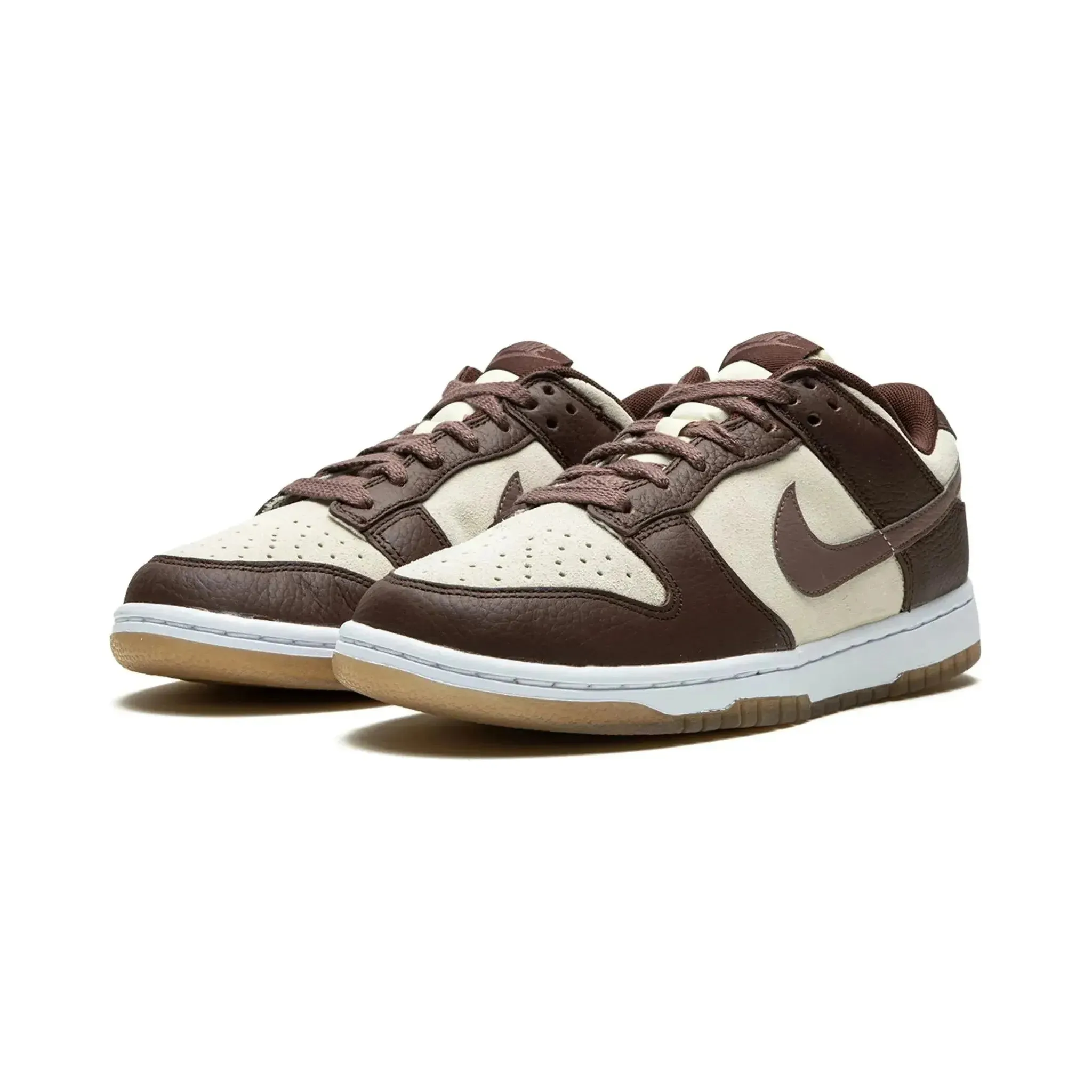 NIKE DUNK LOW WMNS "Plum Eclipse" On Trend