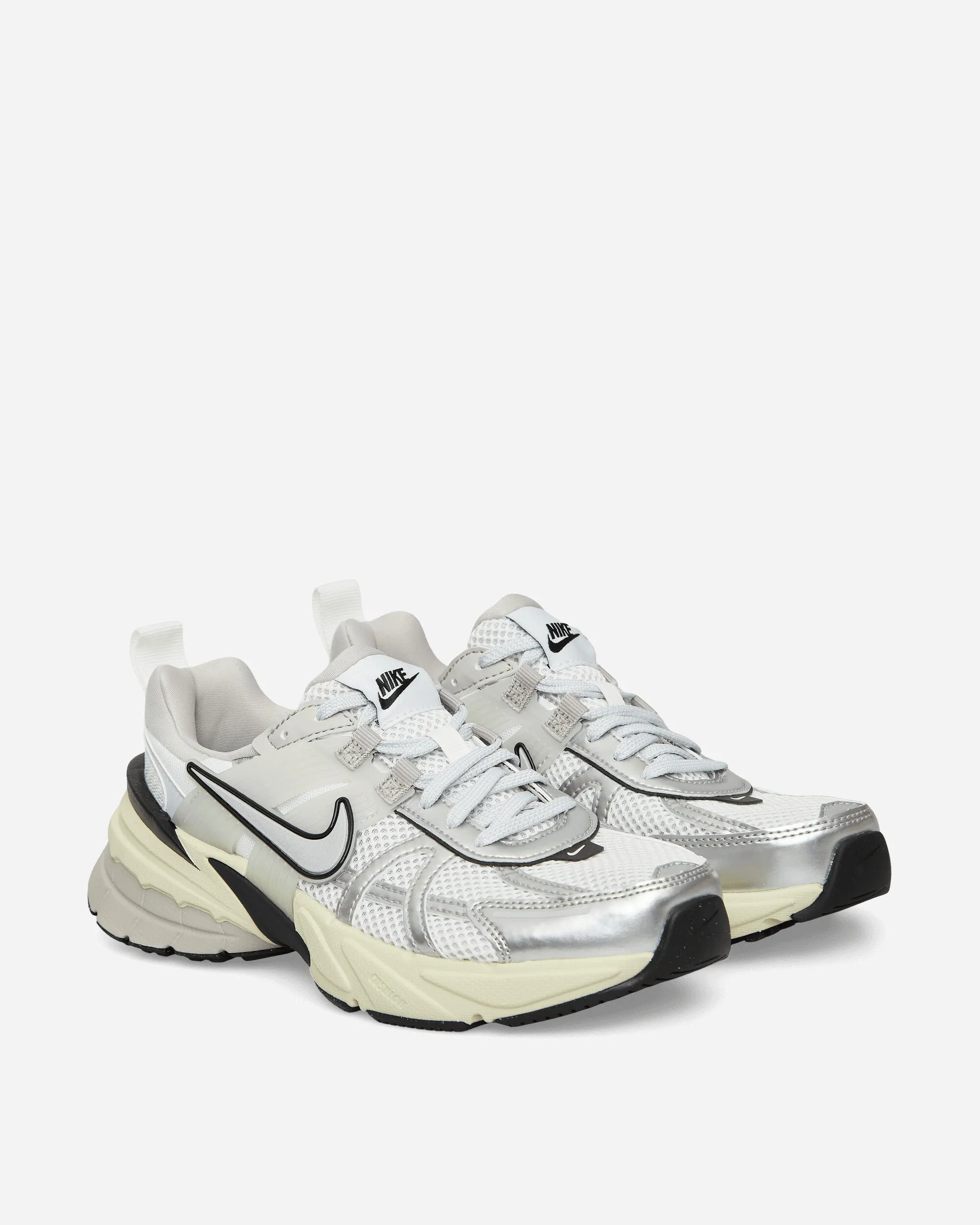 Rubber Outsole Women's V2K Run Sneakers Summit White / Metallic Silver