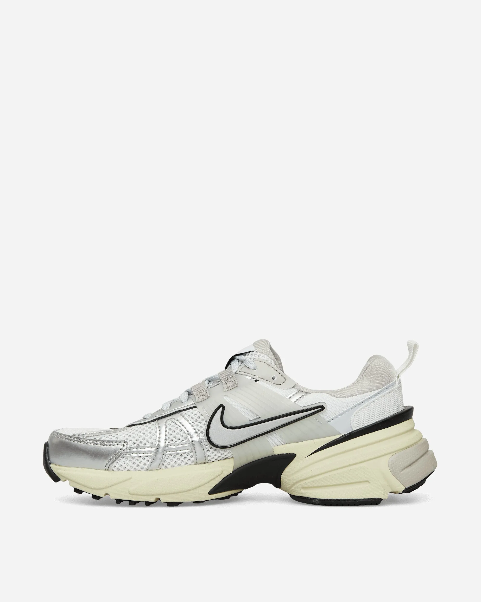 Women's V2K Run Sneakers Summit White / Metallic Silver Dock Easy