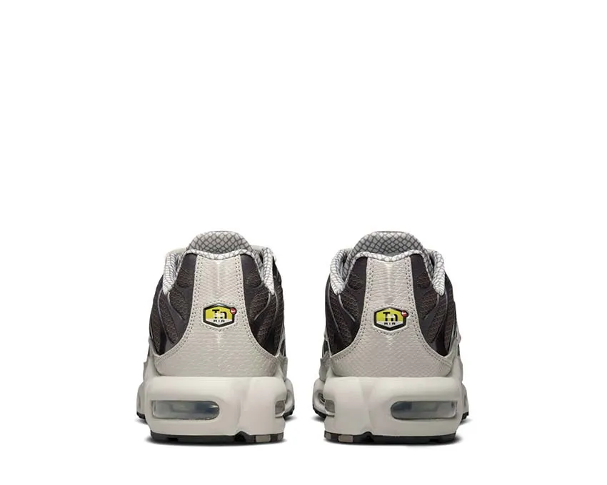 Nike Air Max Plus "Year of the Snake" Cushioned heel