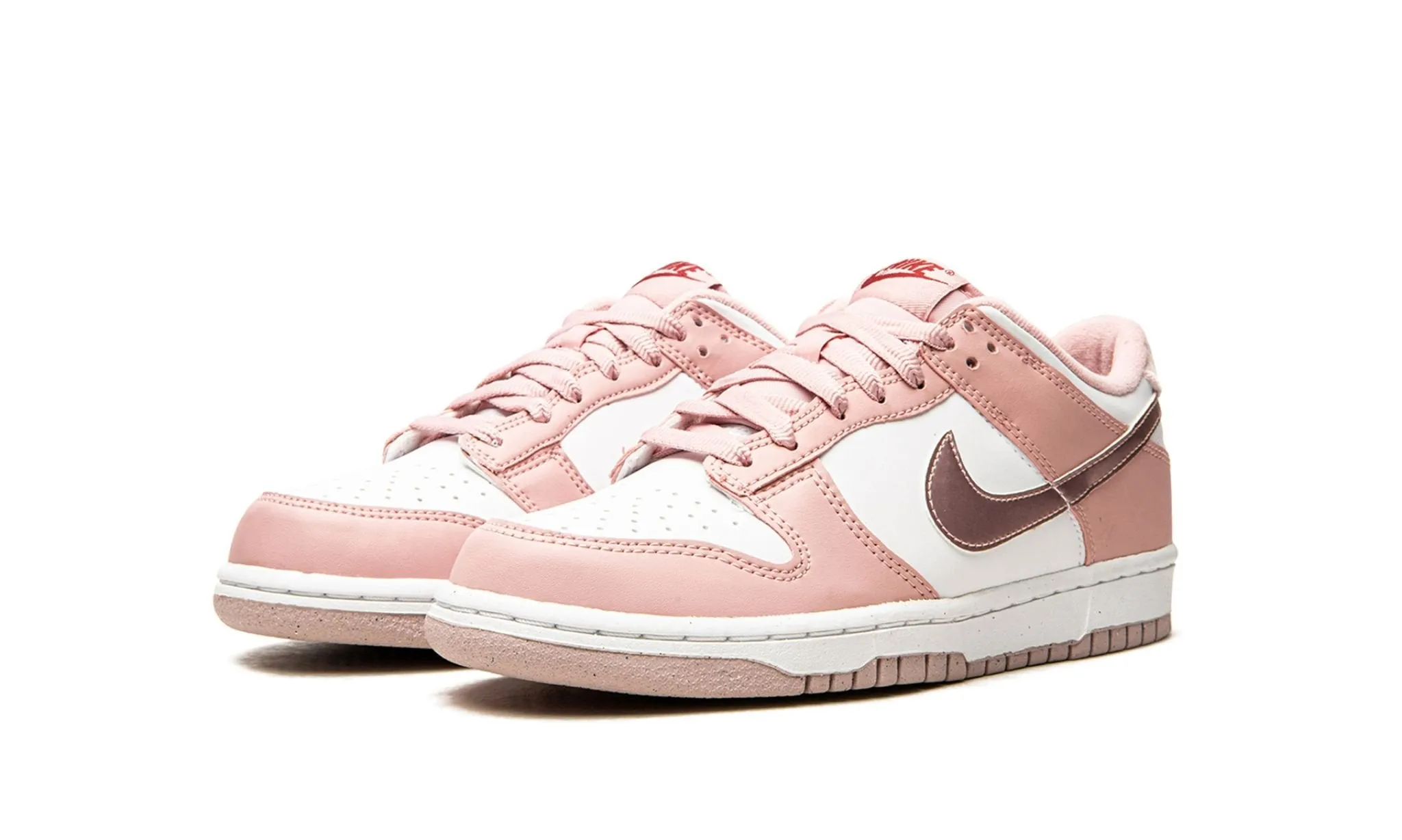 lace up closure Shine Hike Nike Dunk Low "Pink Velvet" Grade School