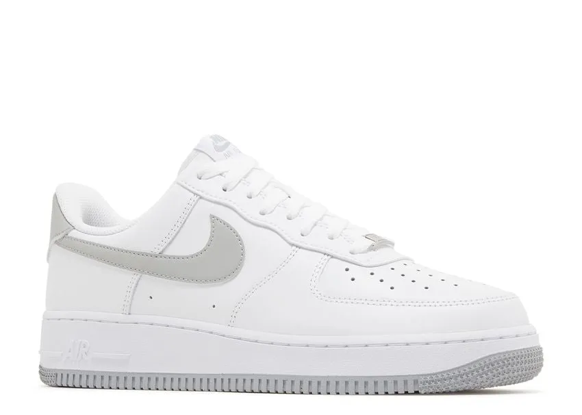 Travel Ready Nike Air Force 1 Low '07 White Light Smoke Grey
