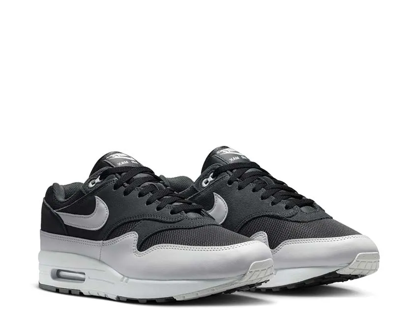 Dawn Walk Active Mode Nike Air Max 1 Essential "Off Noir"