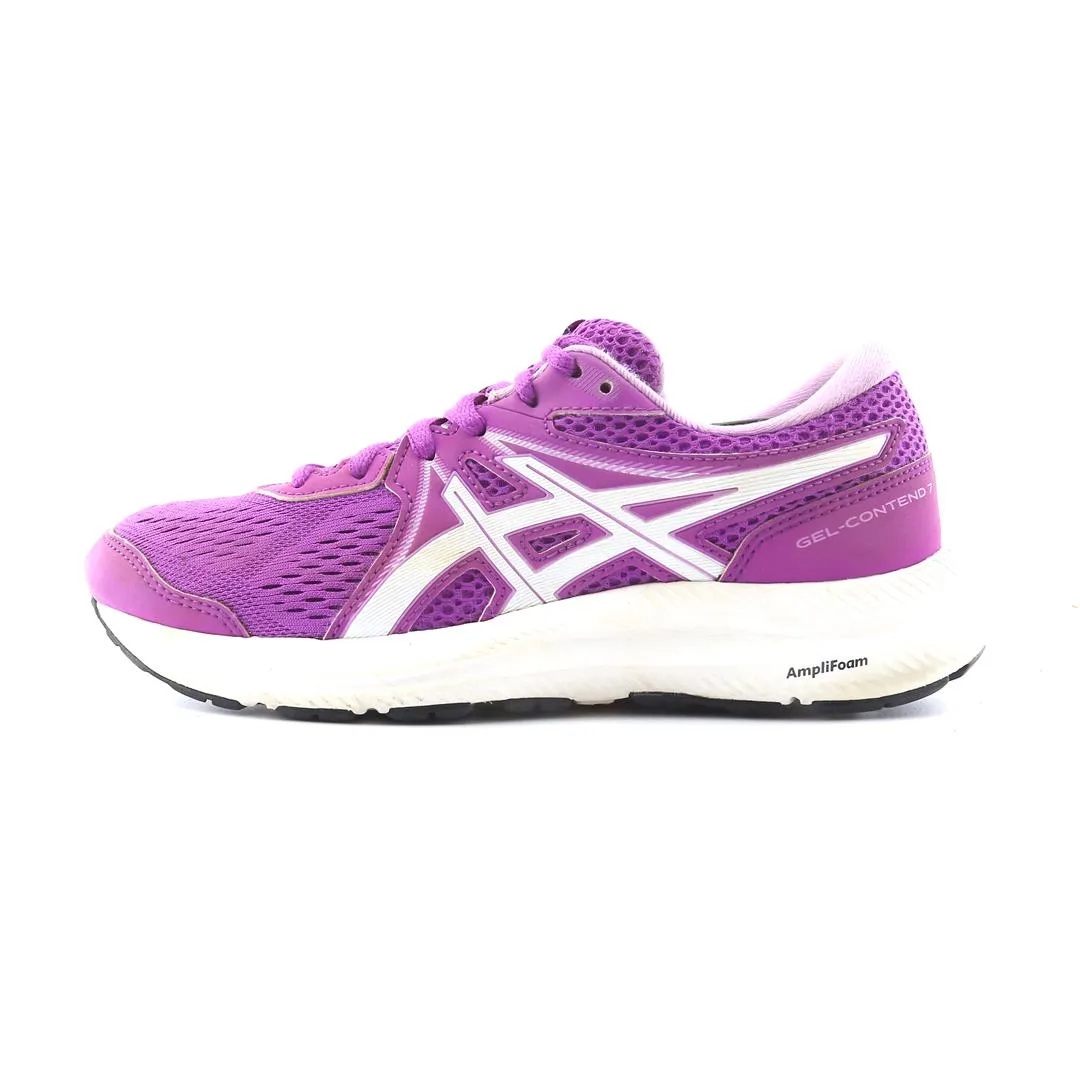 Wild Trek sports ASICS GEL CONTEND 7